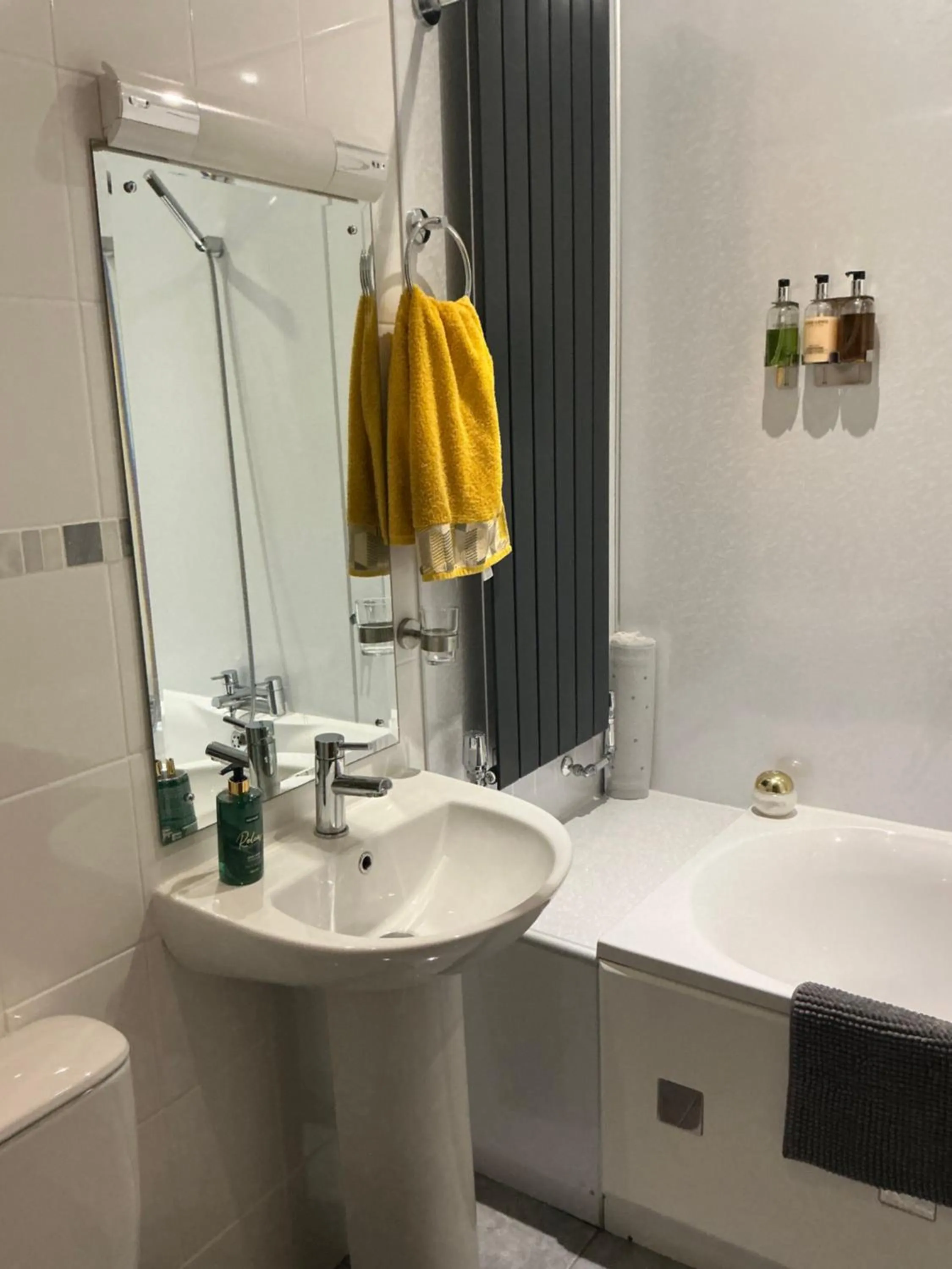 Bathroom in Hillcrest Bed & Breakfast