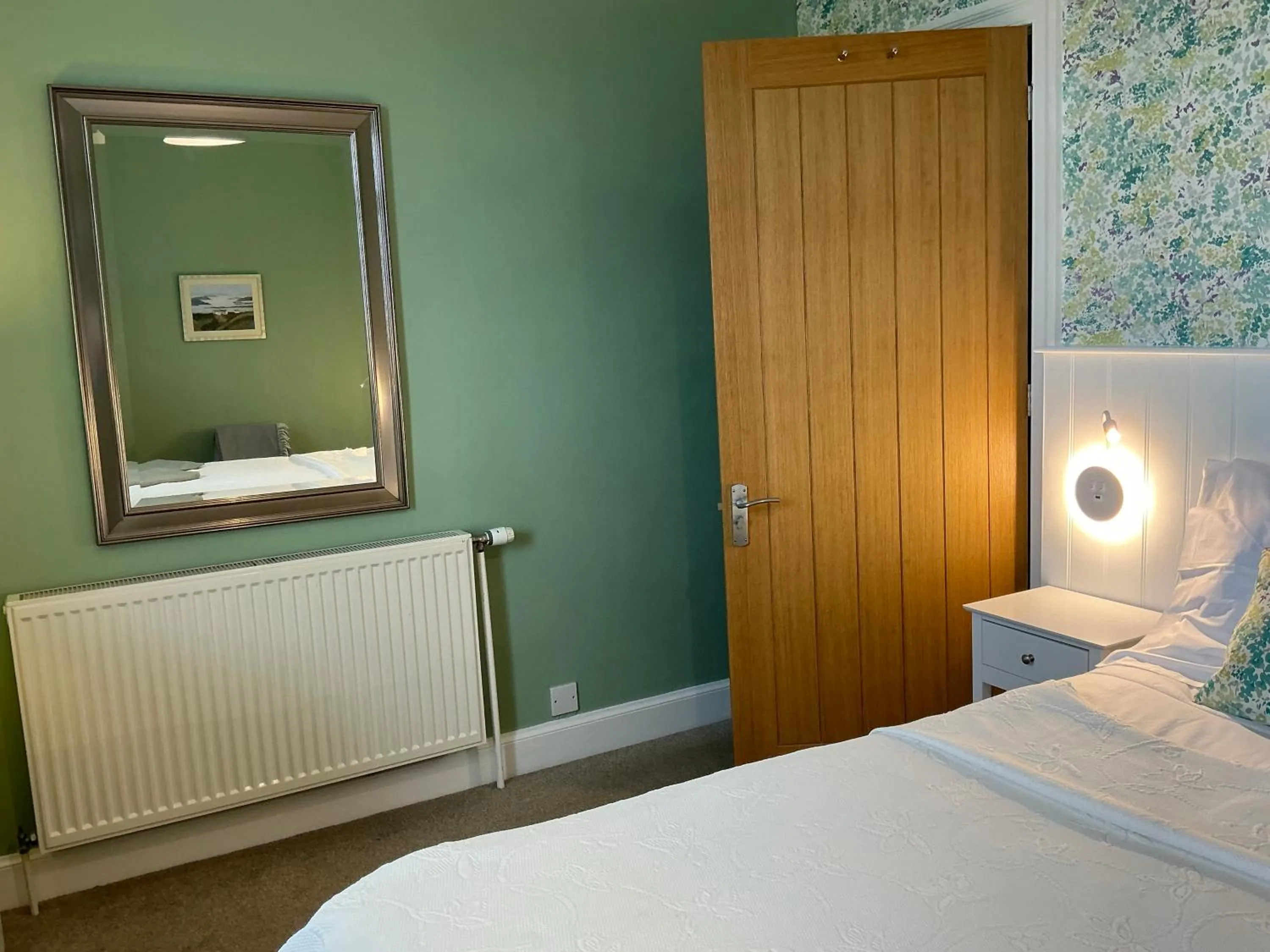 Bedroom, Bed in Hillcrest Bed & Breakfast