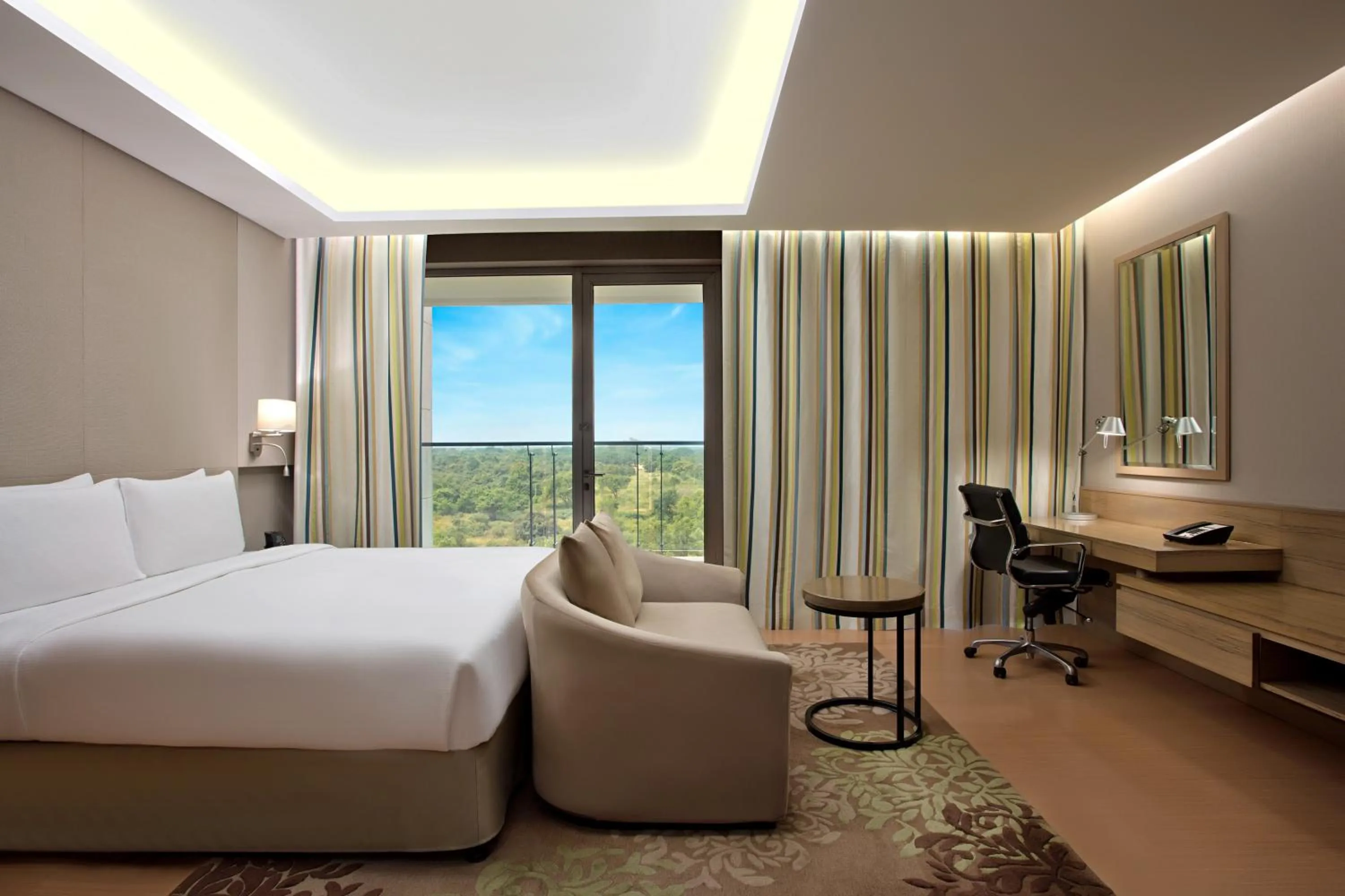 Property building, Bed in DoubleTree Suites by Hilton Bengaluru Outer Ring Road