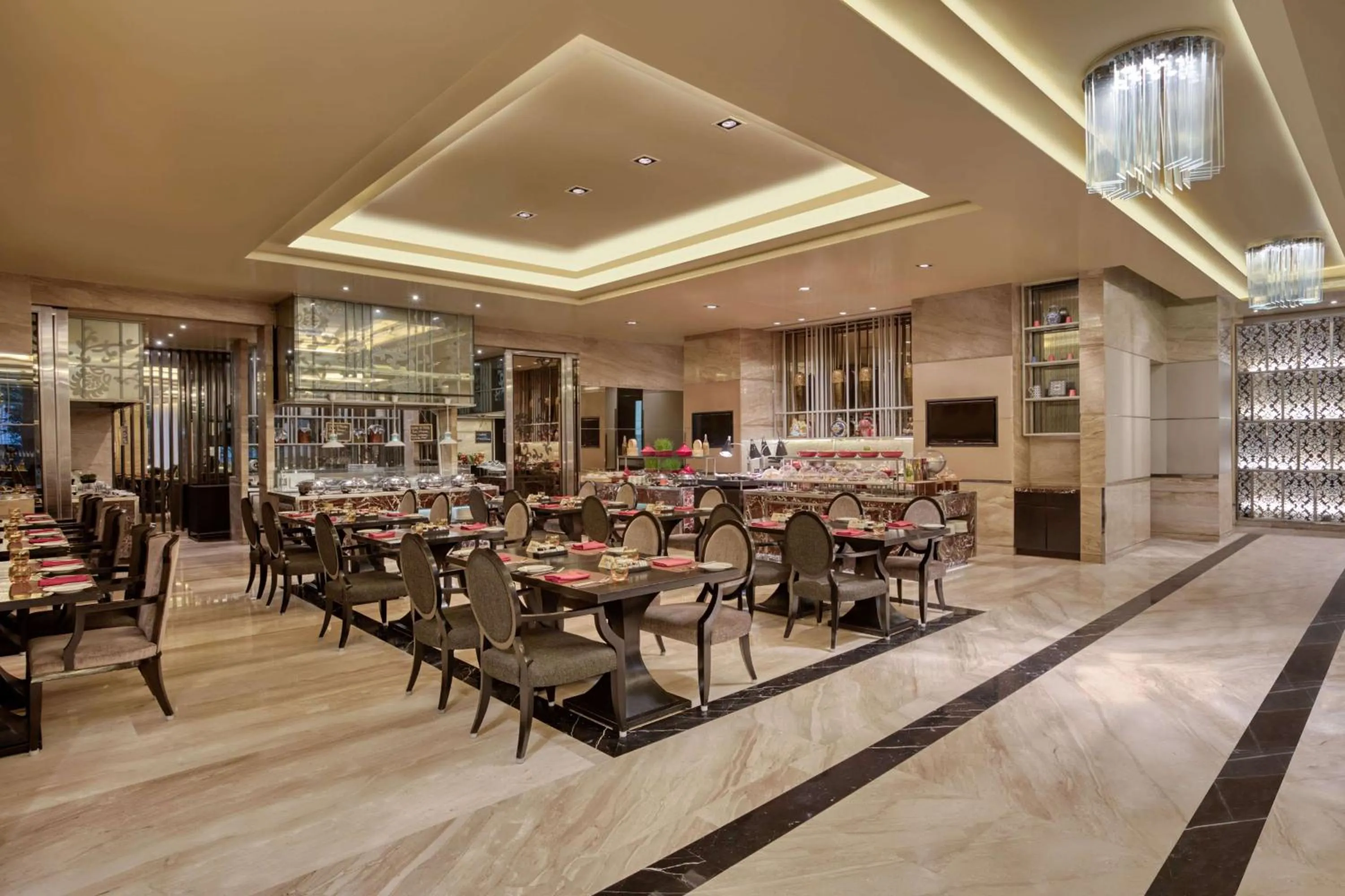 Restaurant/places to eat in DoubleTree Suites by Hilton Bengaluru Outer Ring Road