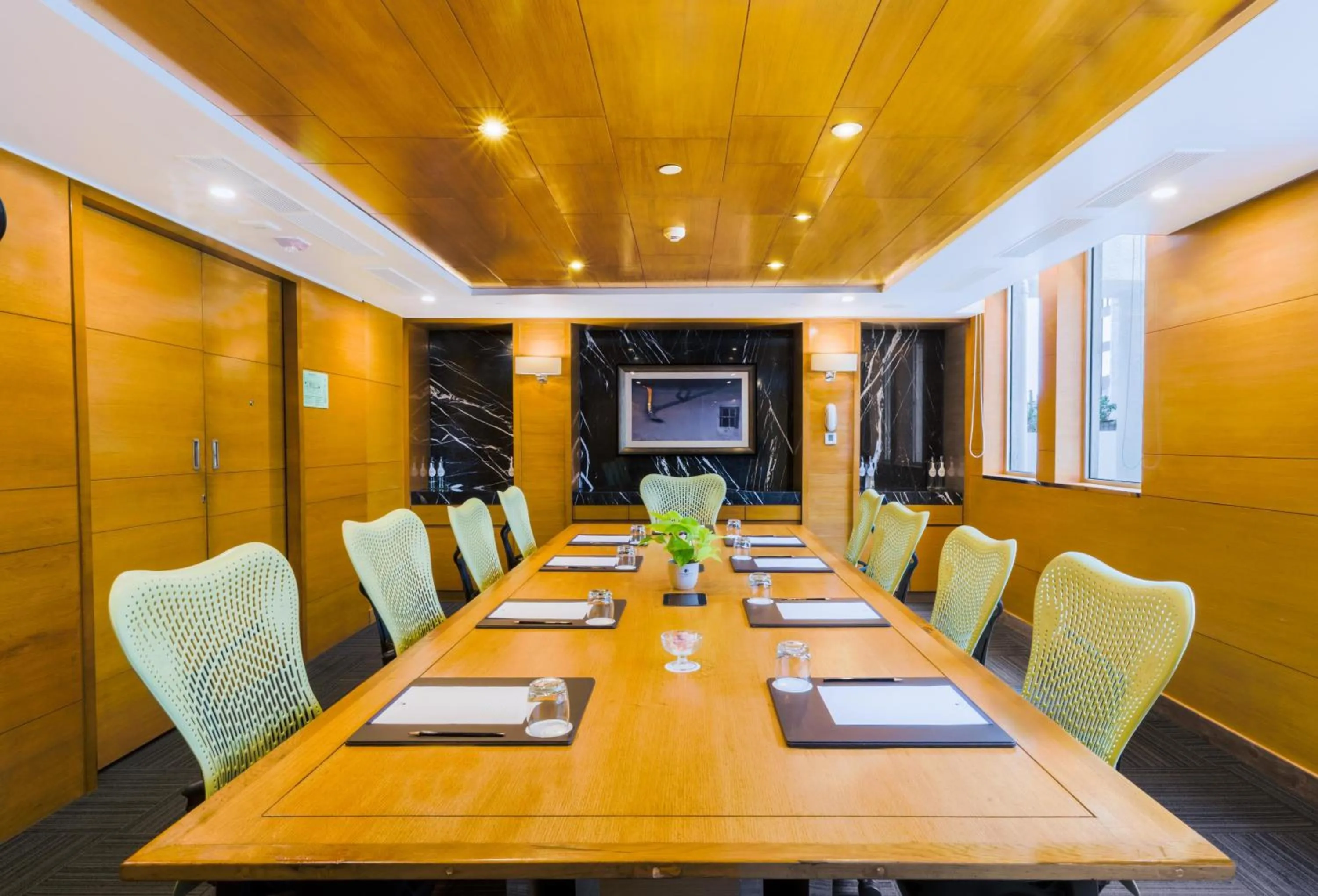 Meeting/conference room in DoubleTree Suites by Hilton Bengaluru Outer Ring Road