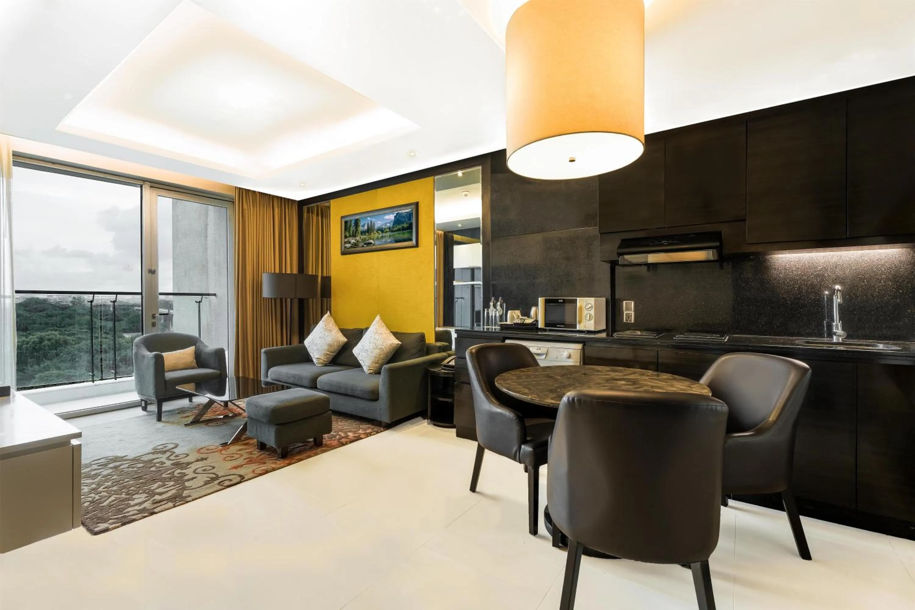 Kitchen or kitchenette in DoubleTree Suites by Hilton Bengaluru Outer Ring Road