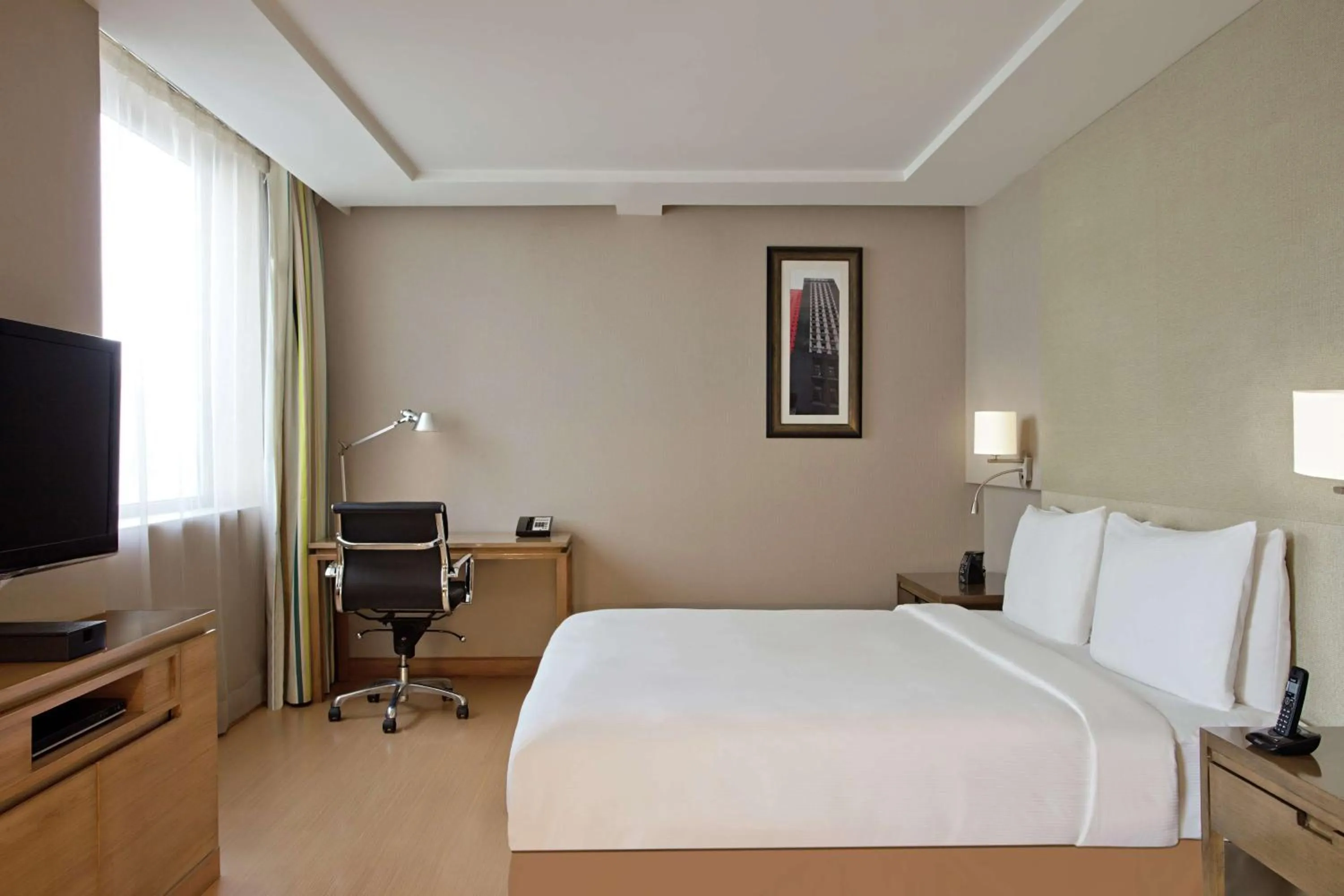 Bedroom, Bed in DoubleTree Suites by Hilton Bengaluru Outer Ring Road