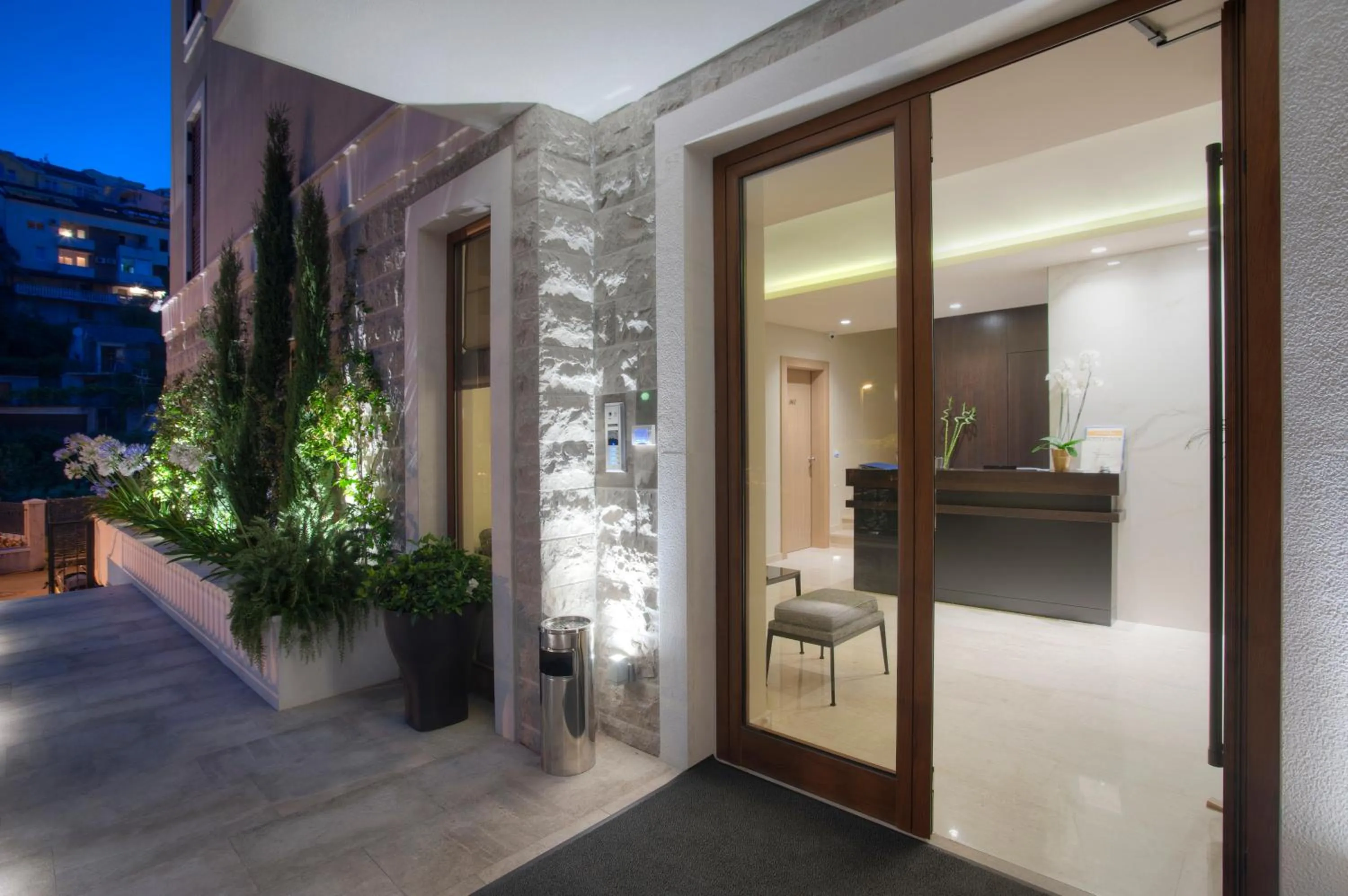 Facade/entrance in Hotel Vela