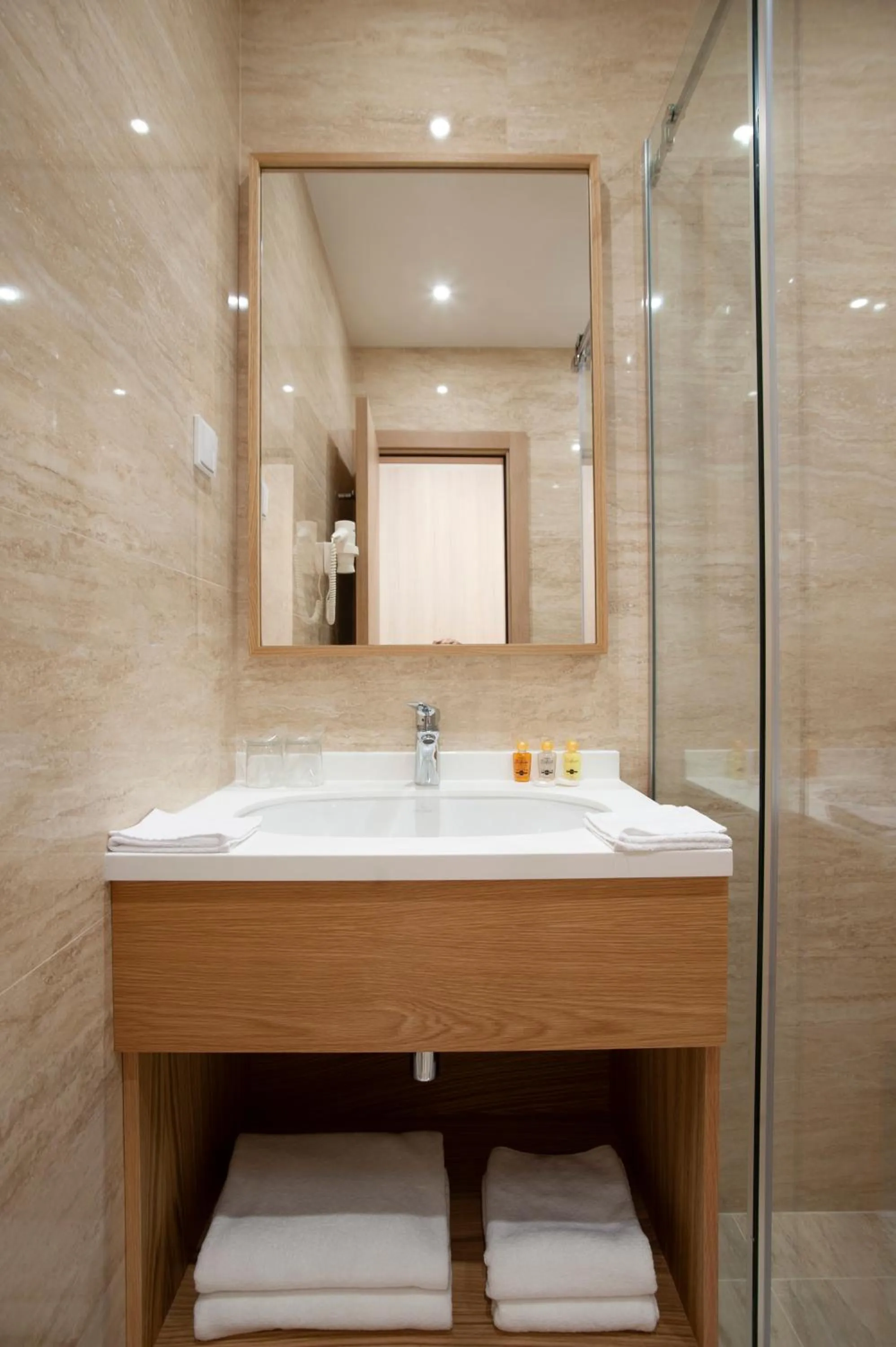 Bathroom in Hotel Vela