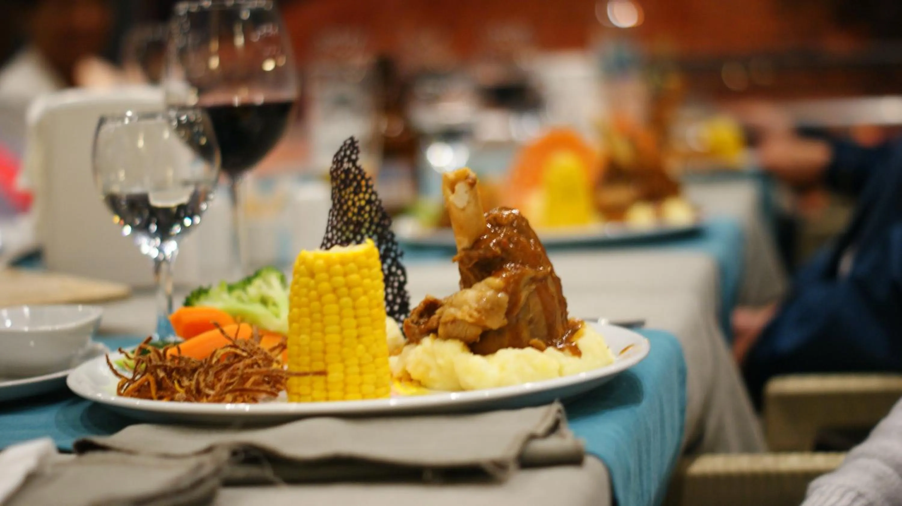 Restaurant/places to eat in THE NORDİC HOTEL