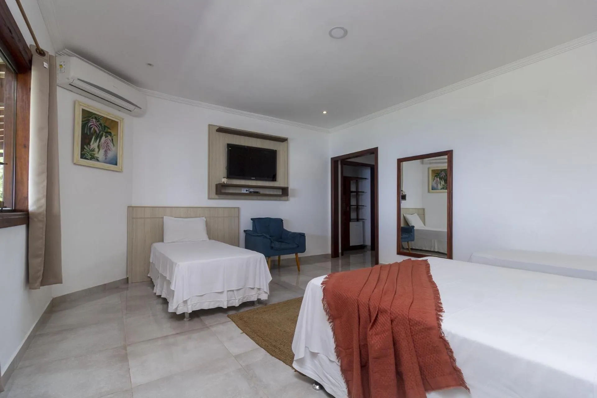 Photo of the whole room, Bed in Pousada Recanto de Paraty