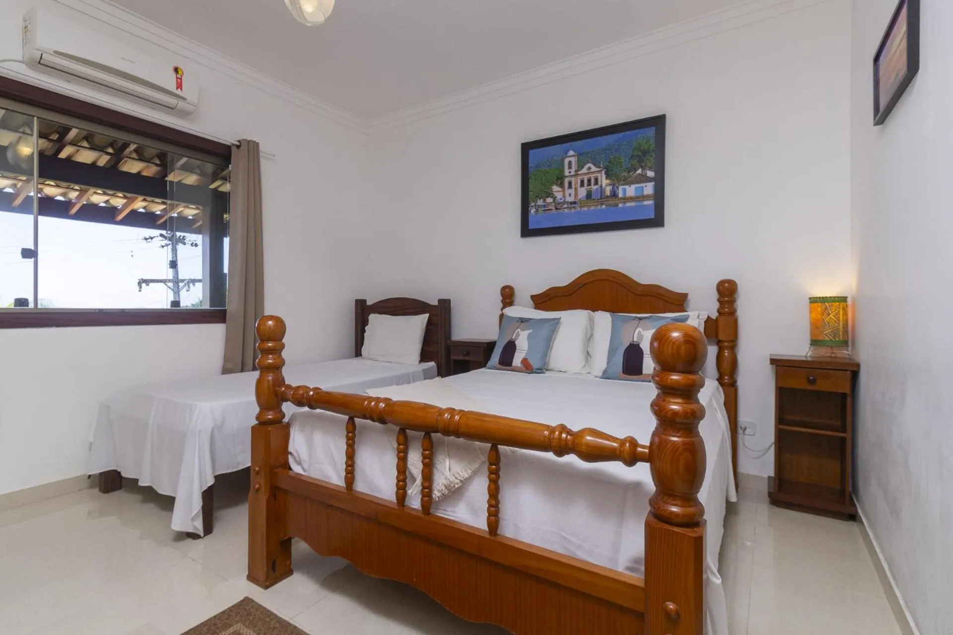 Photo of the whole room, Bed in Pousada Recanto de Paraty