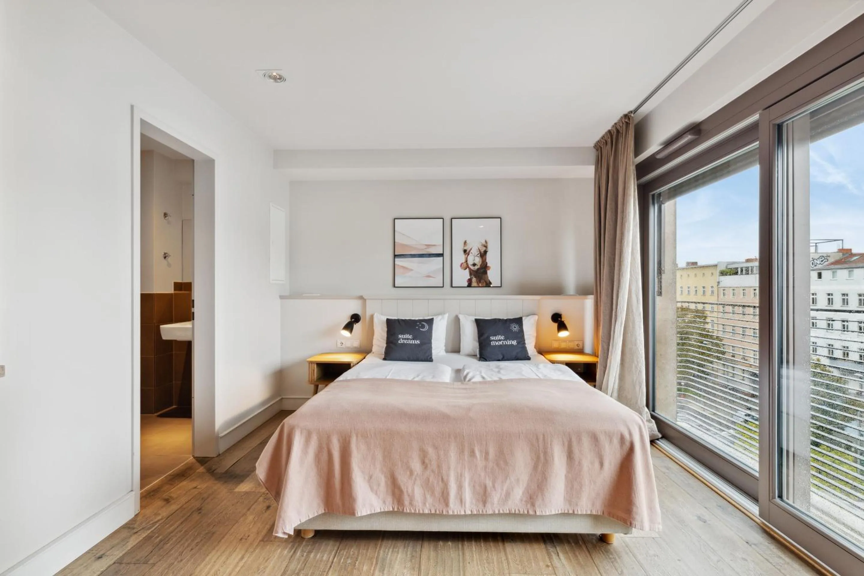 Bed in Limehome Berlin Prenzlauer Allee - Digital Access