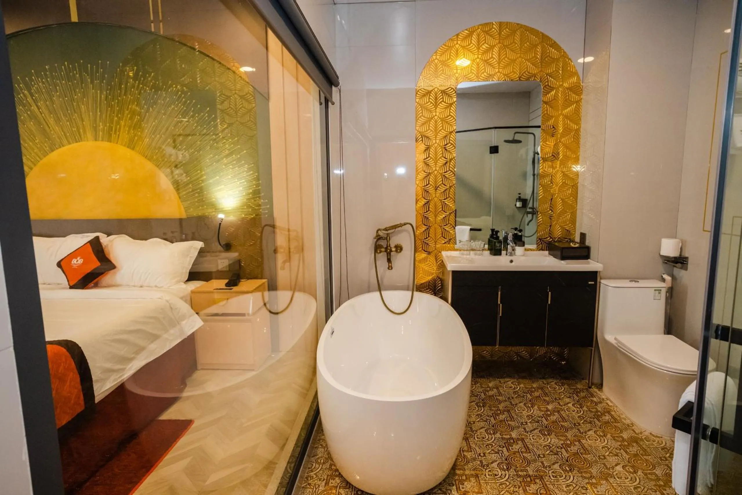 Shower, Bed in B.O.B Hotel