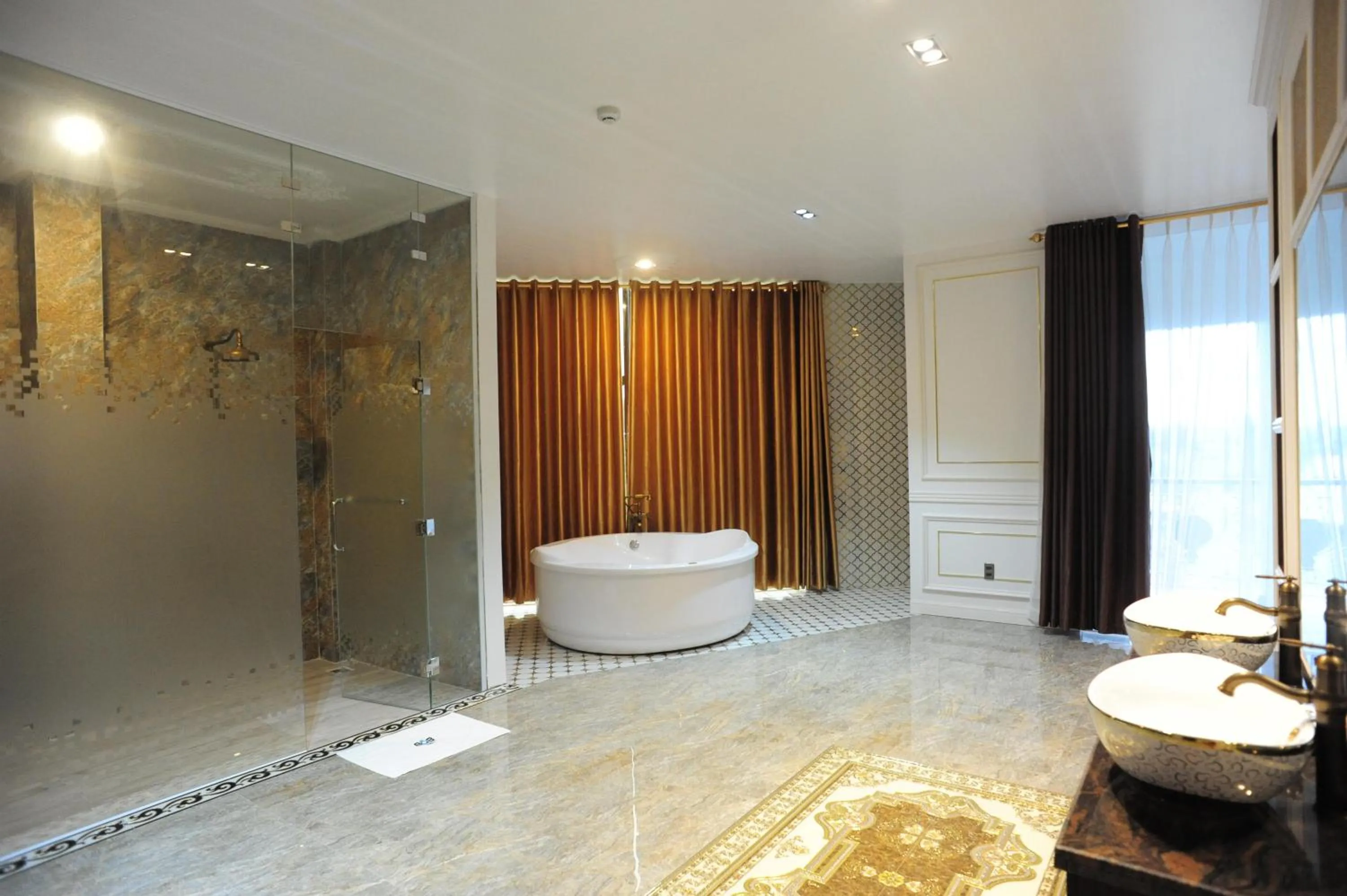 Shower in B.O.B Hotel