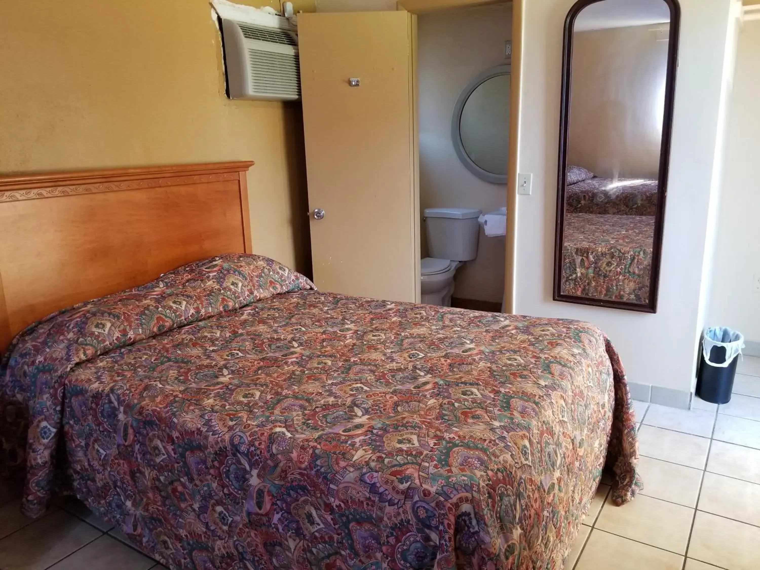 Standard Double Room in Atlantic Inn Standard Double Room in Atlantic Inn