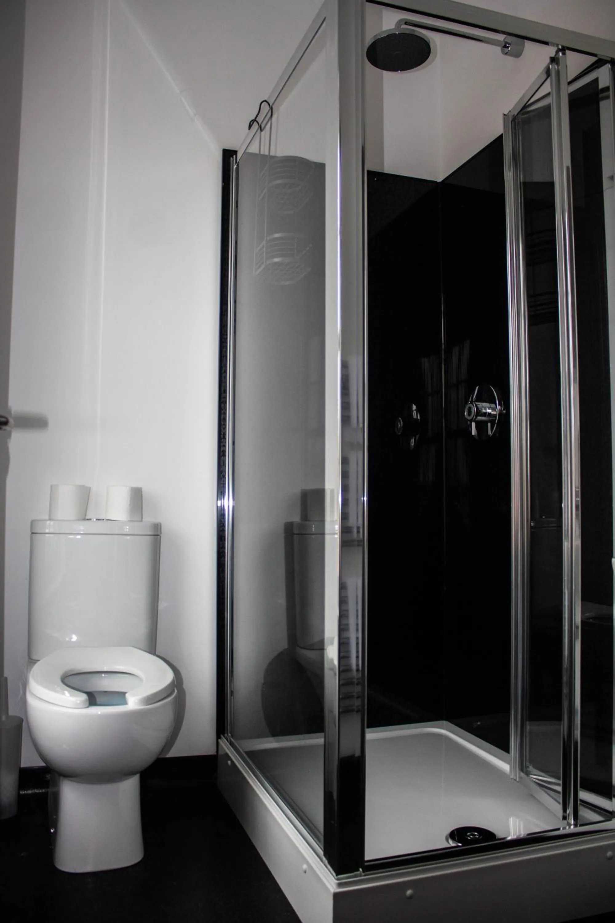 Shower in Crofts Hotel