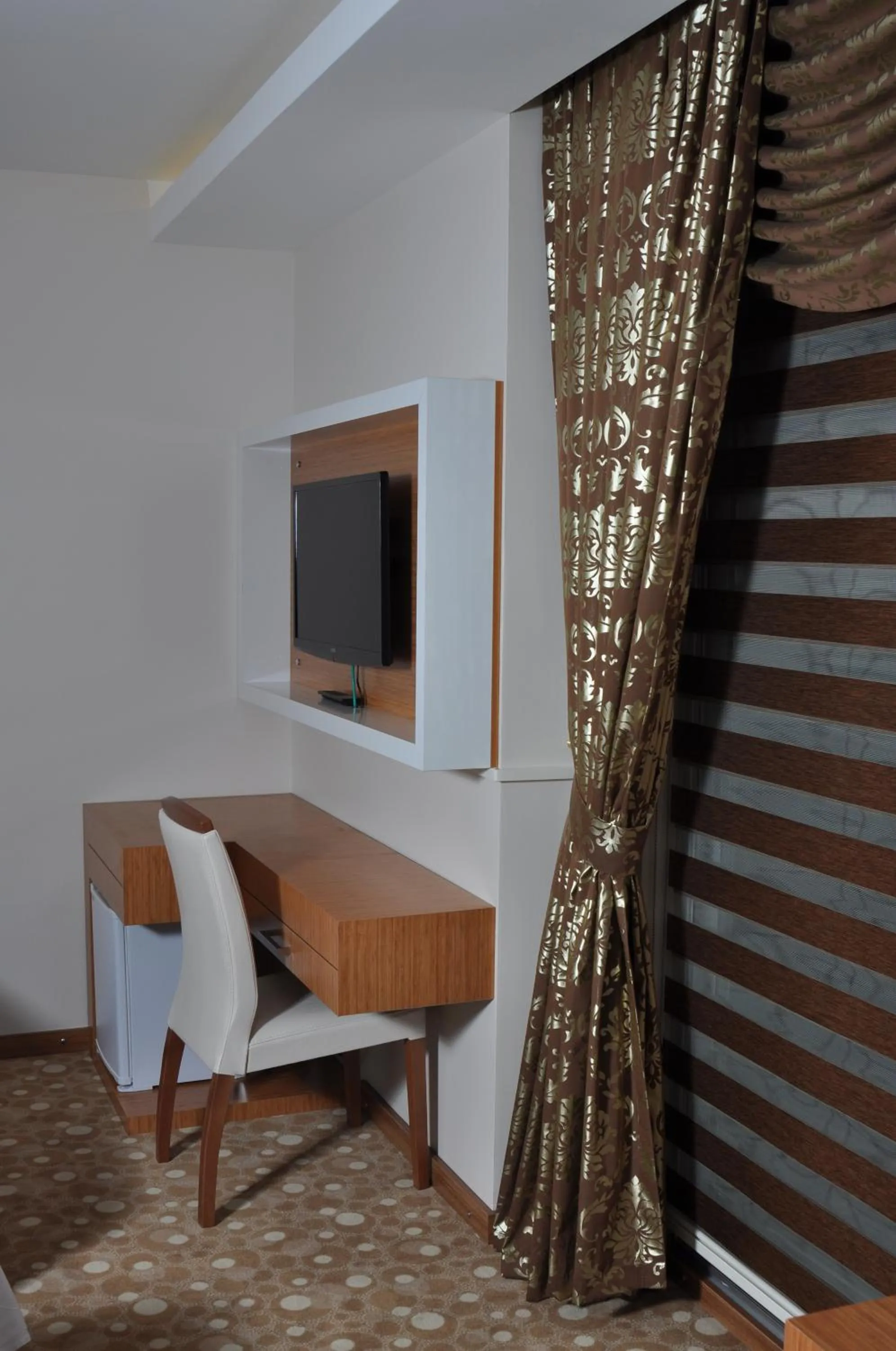 TV and multimedia in Cebeciler Hotel