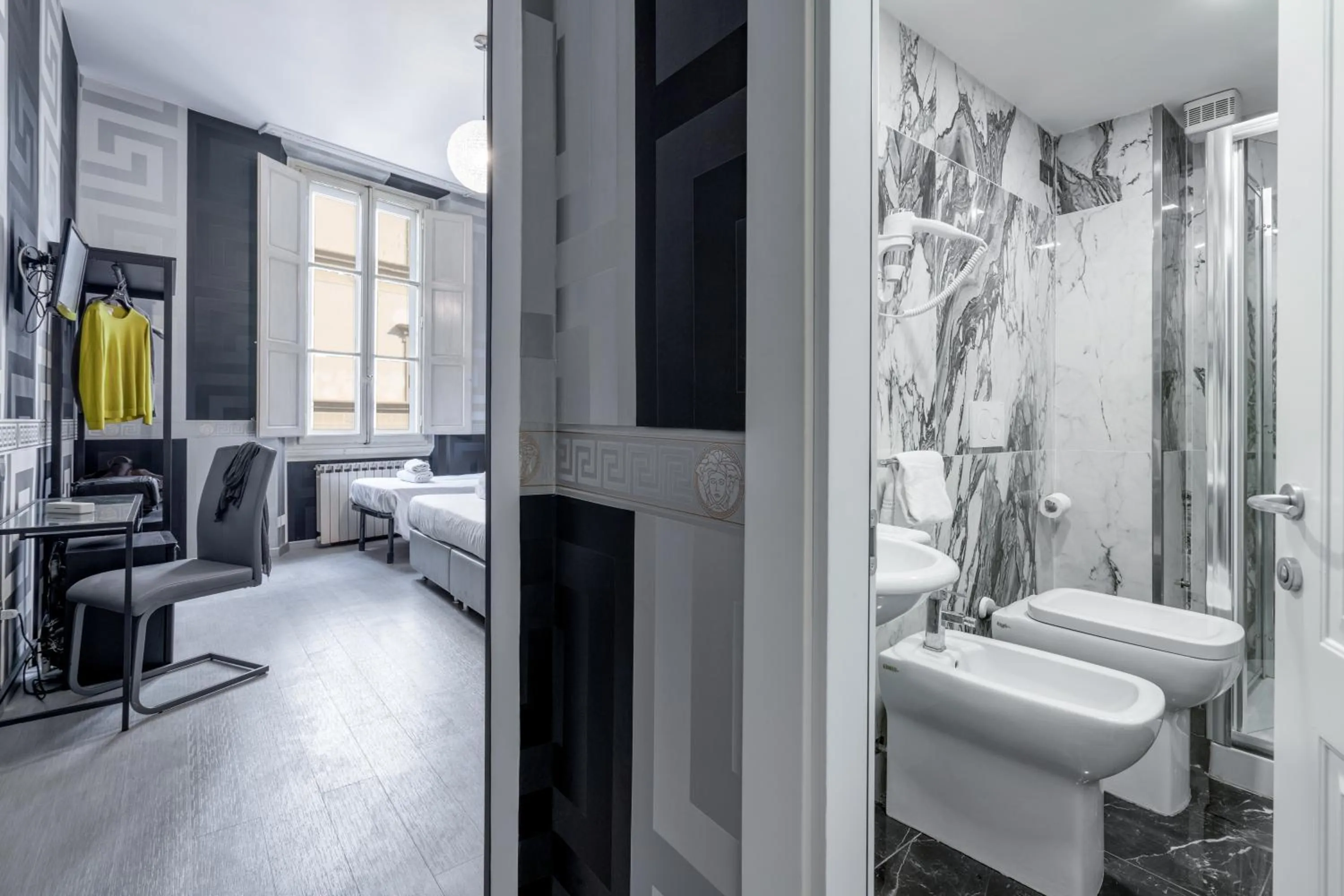 Bathroom in Hotel Deco