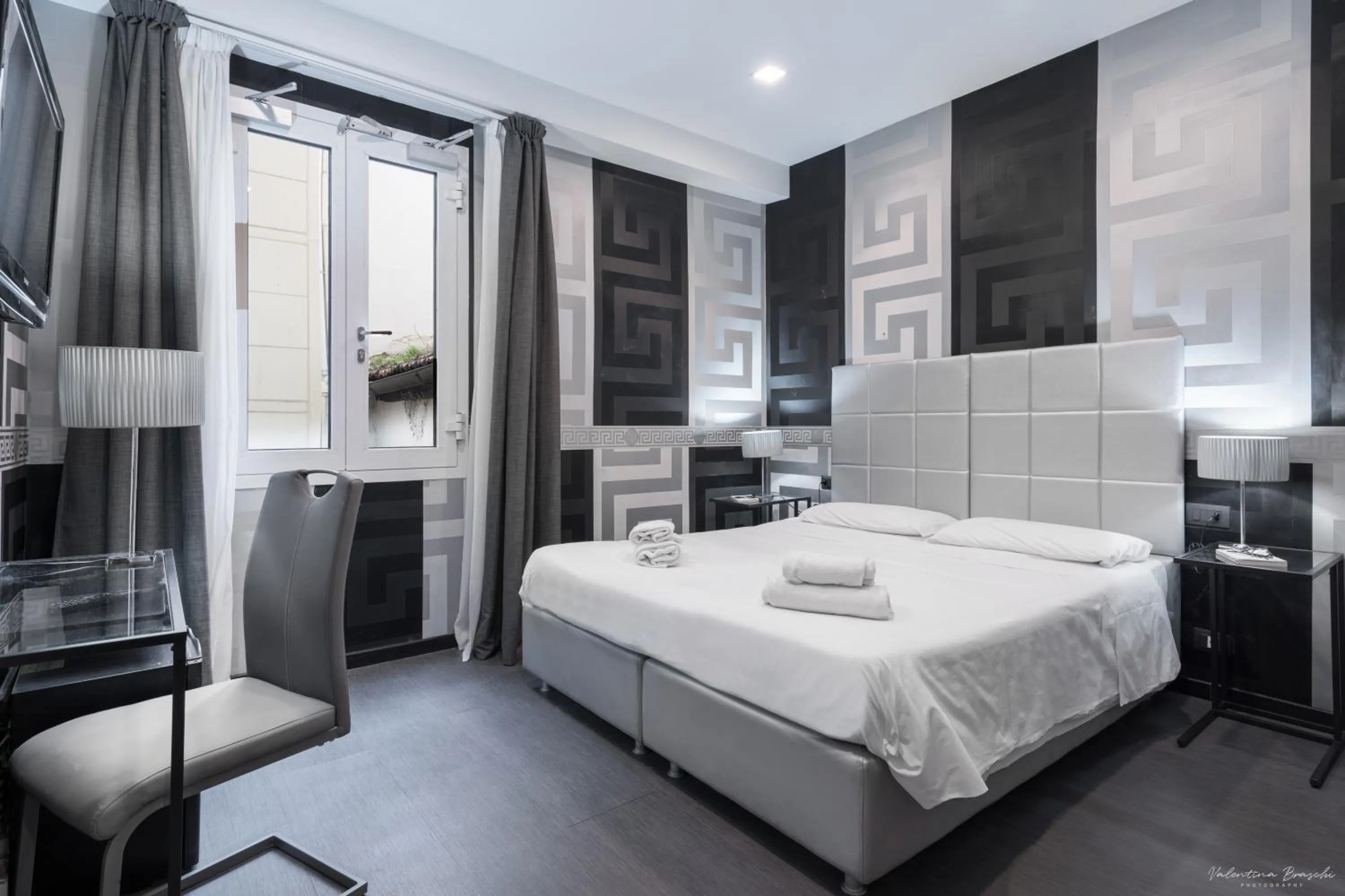 Photo of the whole room, Bed in Hotel Deco