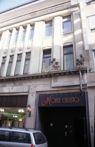 Facade/entrance, Property Building in Hotel Monte Christo