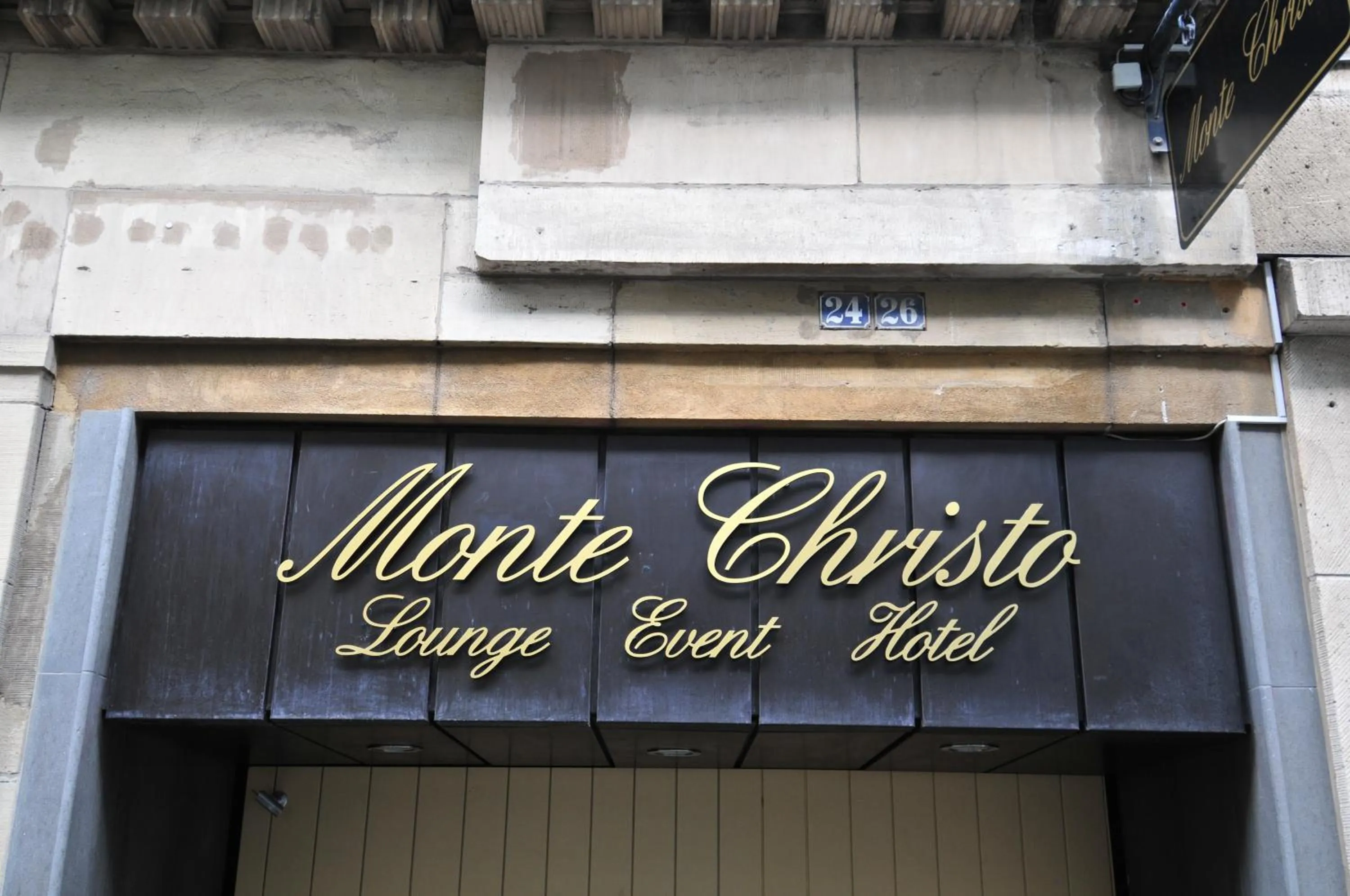 Facade/entrance in Hotel Monte Christo
