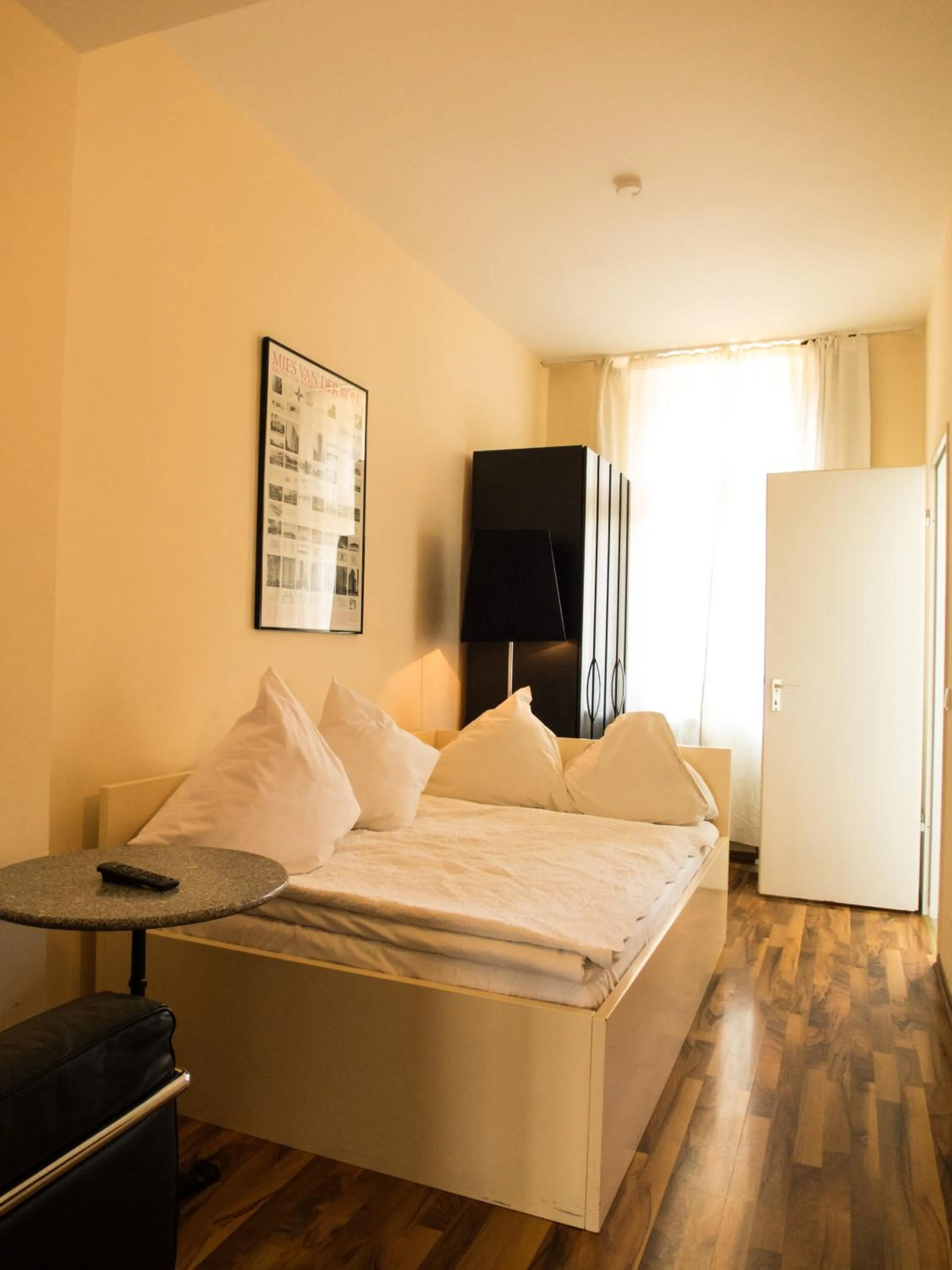 TV/Entertainment Center in Hotel Monte Christo