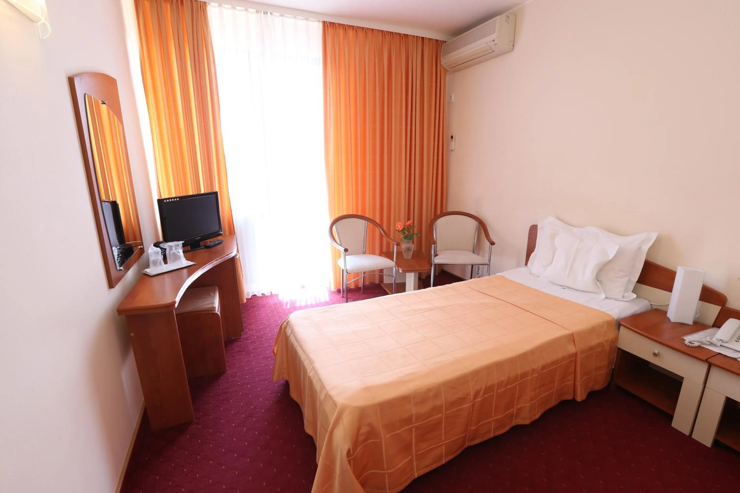 Photo of the whole room, Bed in Hotel Doina