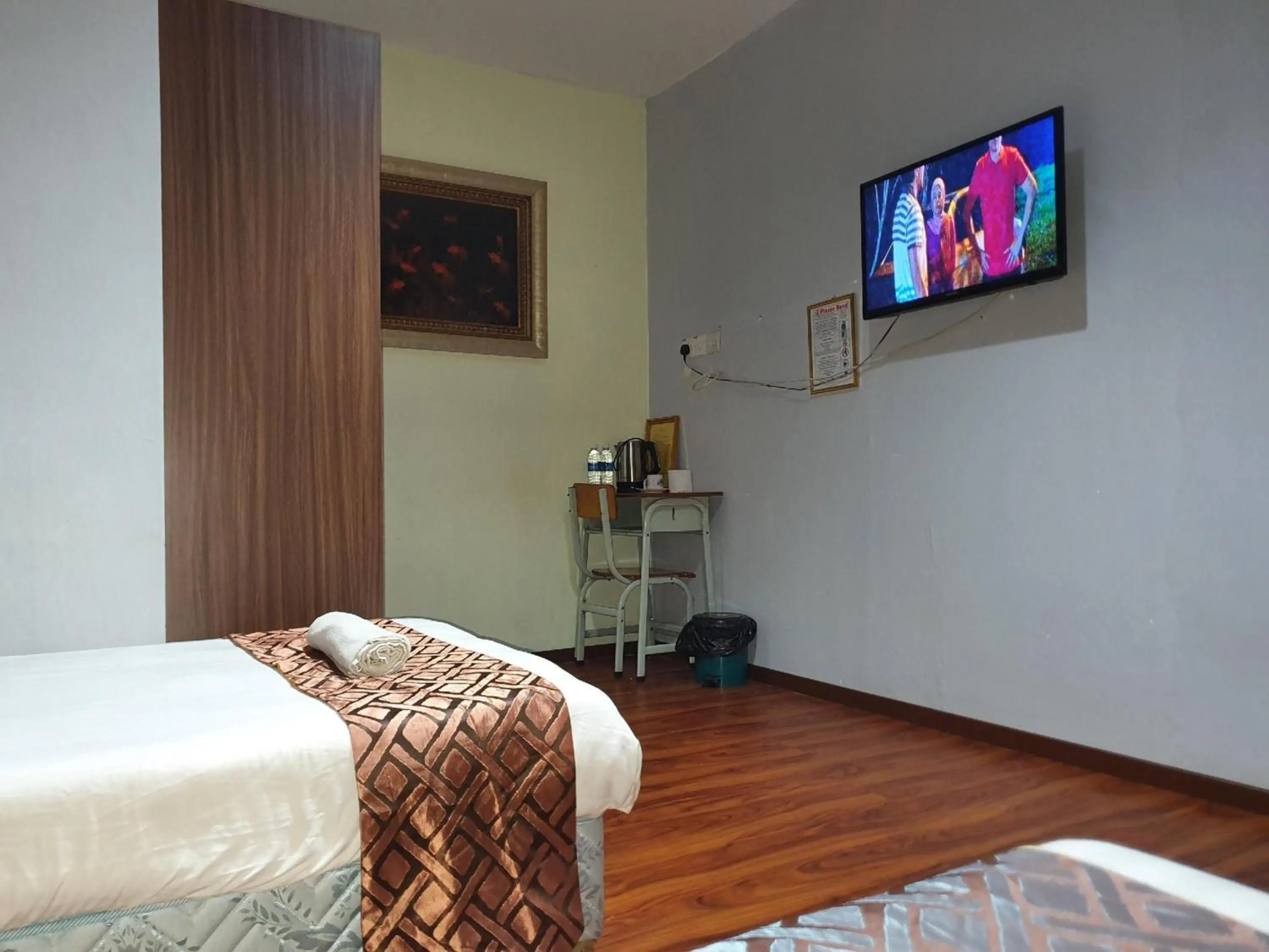 Photo of the whole room, Bed in Hotel O Melody 88 Inn