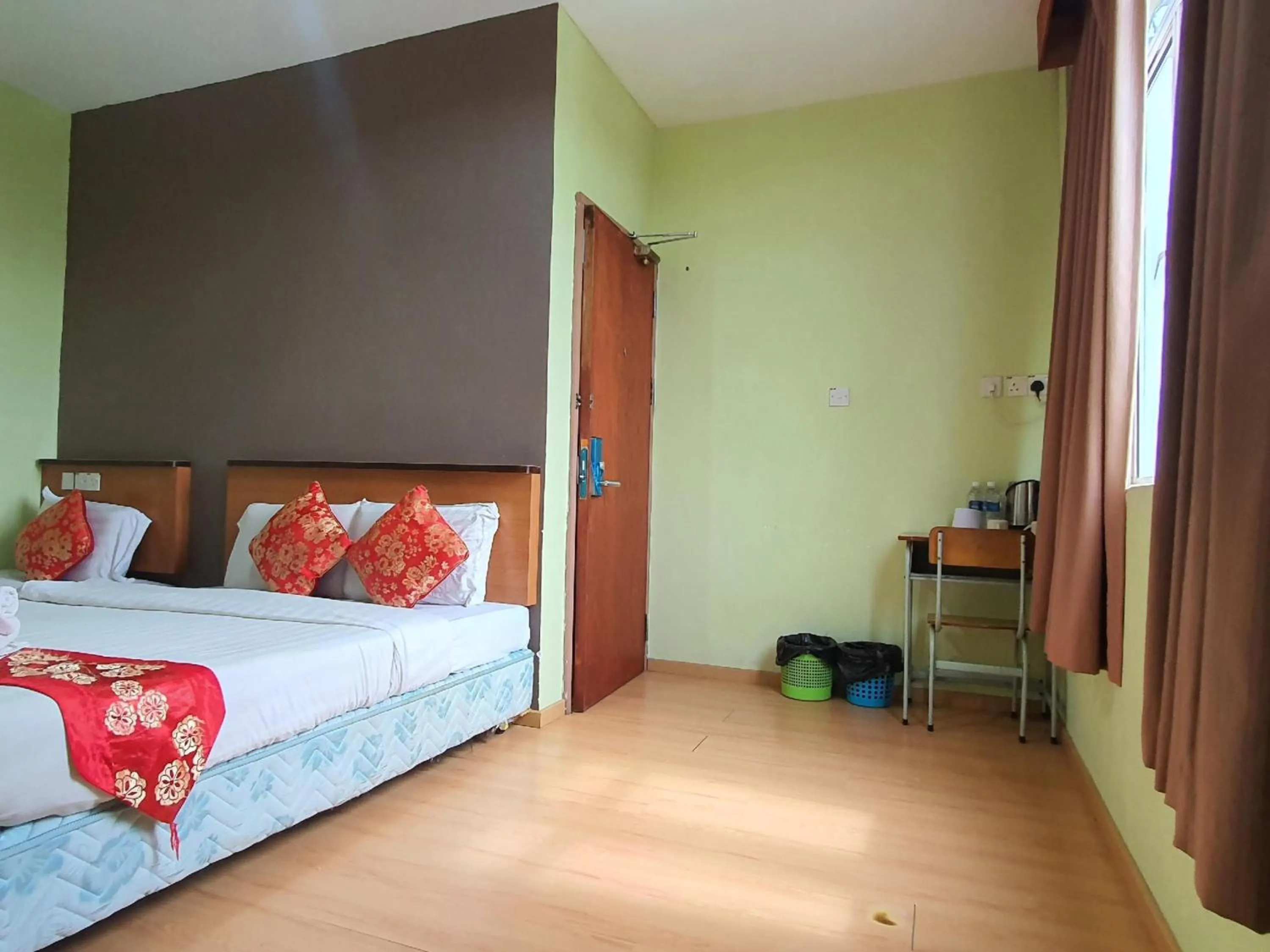 Photo of the whole room, Bed in Hotel O Melody 88 Inn