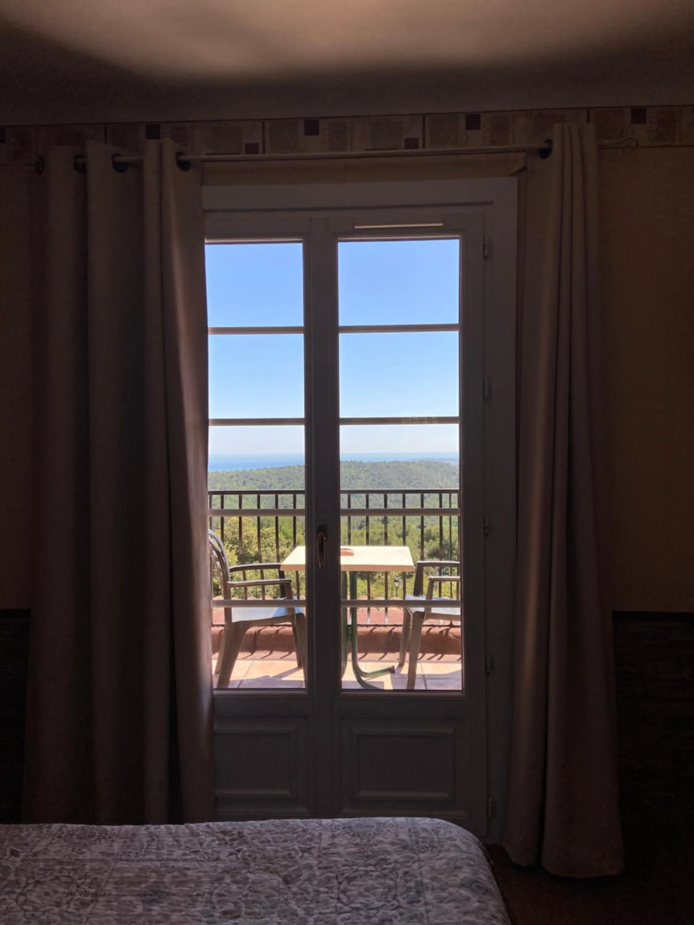 Sea view, Bed in Les Belles Terrasses