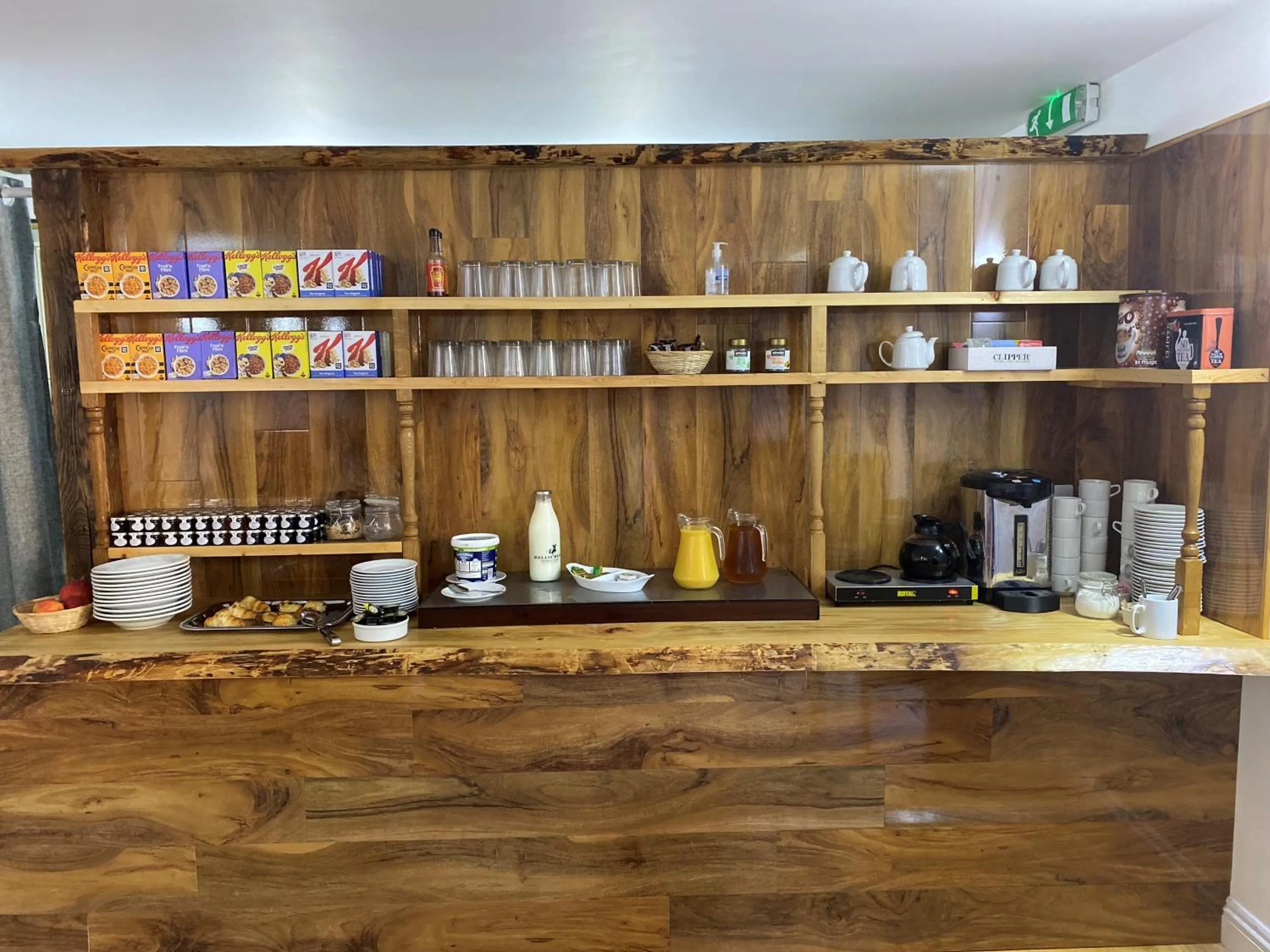 Breakfast in Parrett Hotel