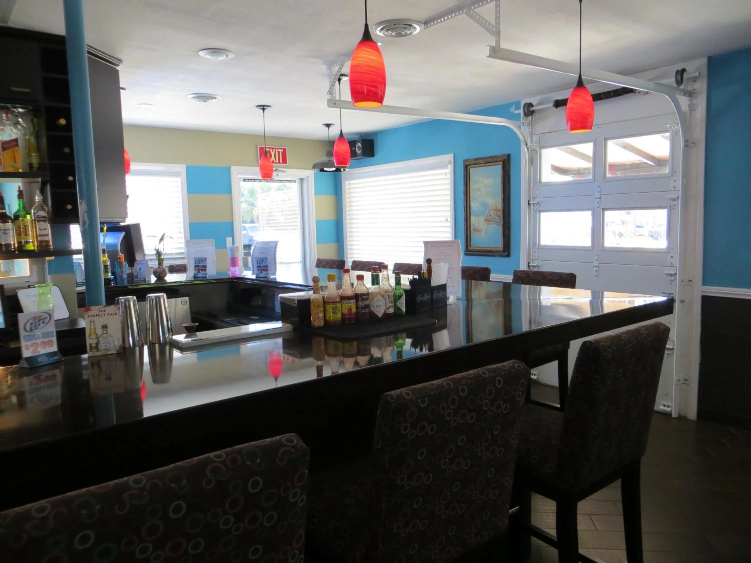 Restaurant/places to eat in Oasis Boutique Motel