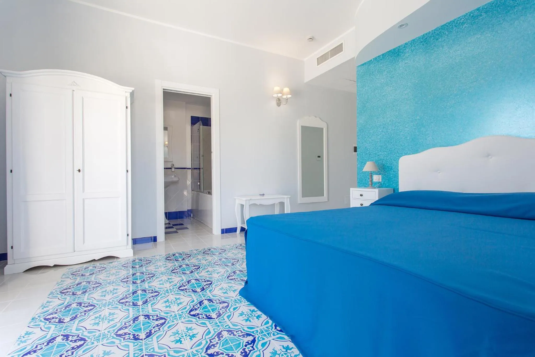 Bed in Odysseus Hotel