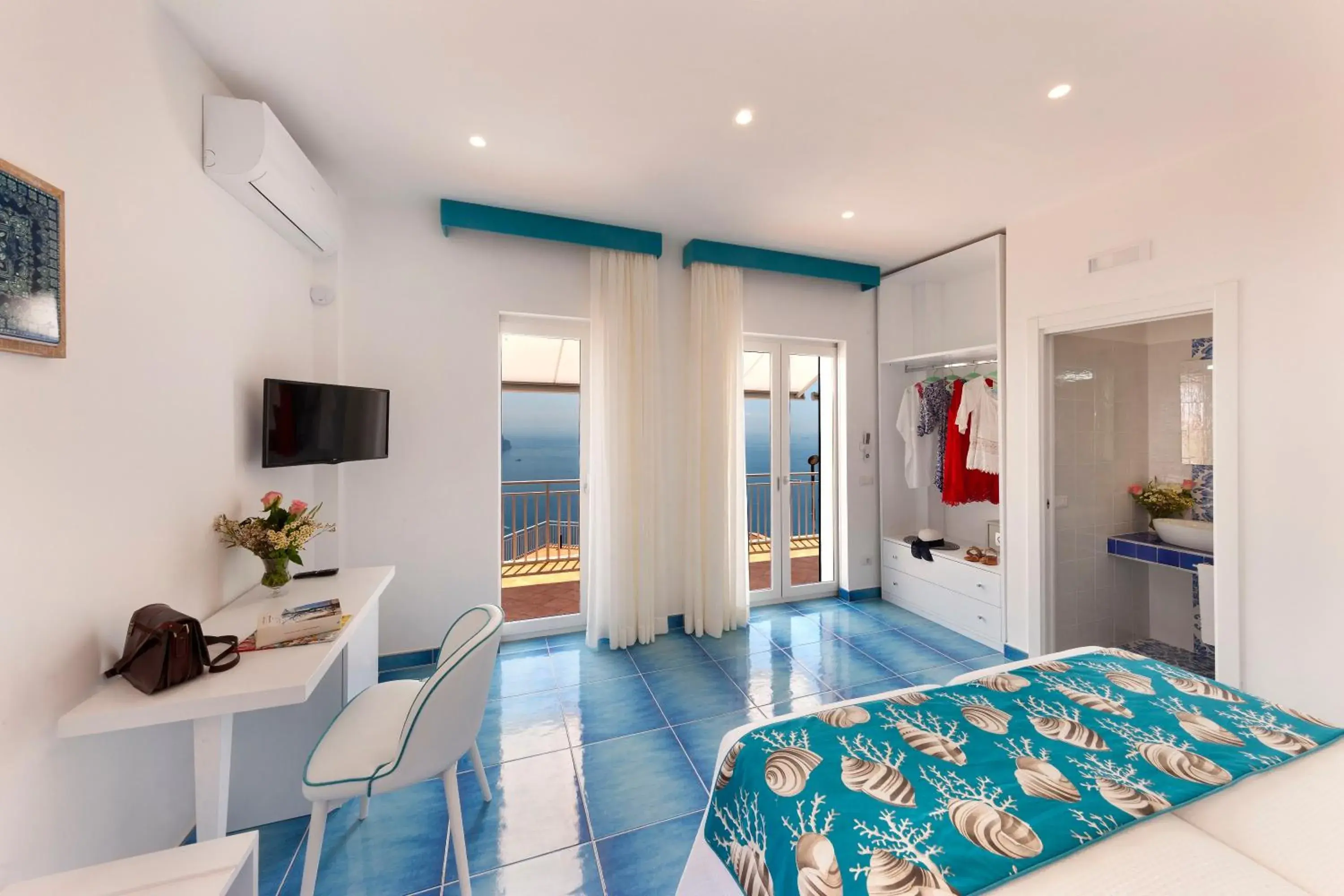Deluxe Double or Twin Room with Balcony in Gala Residence Villa Giovanna Deluxe Double or Twin Room with Balcony in Gala Residence Villa Giovanna