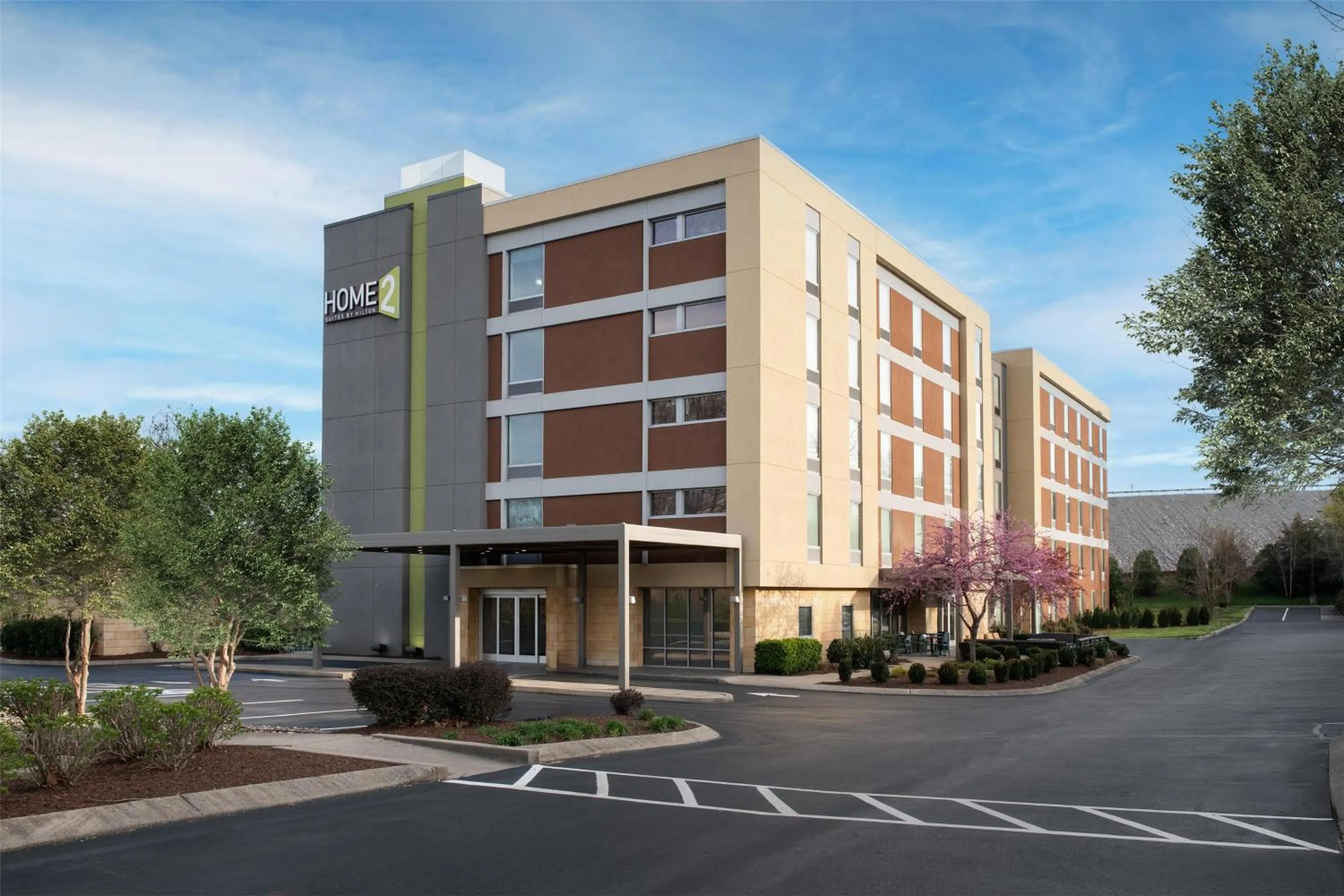 Property building in Home2 Suites Nashville Airport