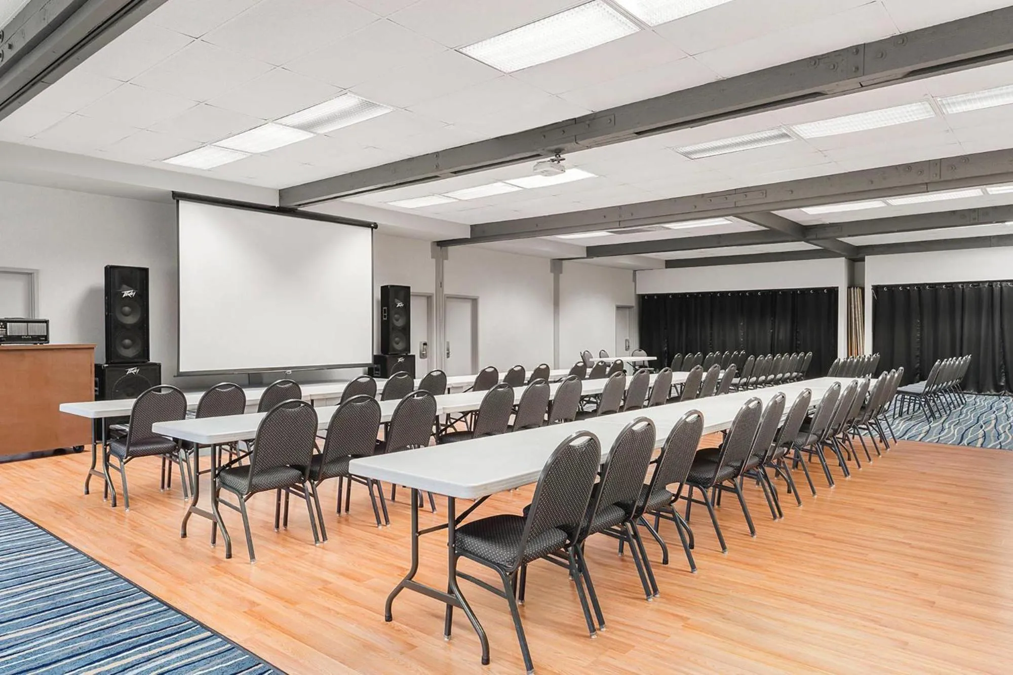 Meeting/conference room in Columbia River Hotel and Conference Center, an Ascend Collection Hotel