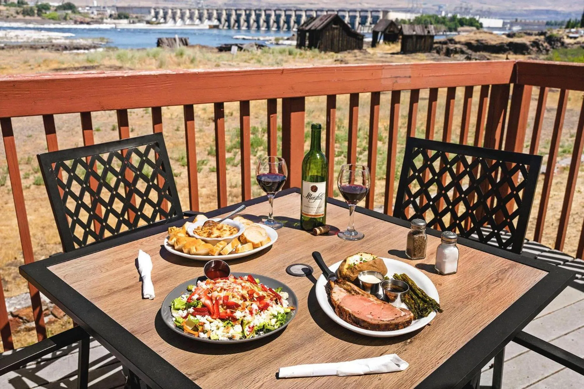 Breakfast in Columbia River Hotel and Conference Center, an Ascend Collection Hotel