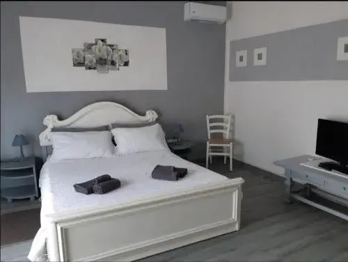 Double Room with Private Bathroom in B&B La Mandragola Double Room with Private Bathroom in B&B La Mandragola