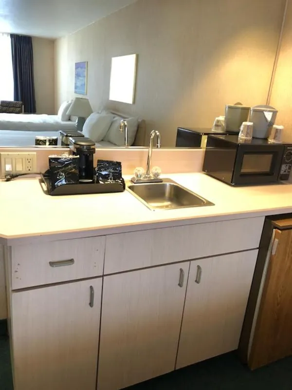 Kitchen or kitchenette in Shilo Inn Mammoth Lakes