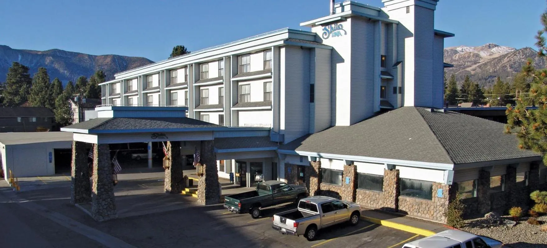 Property building in Shilo Inn Mammoth Lakes