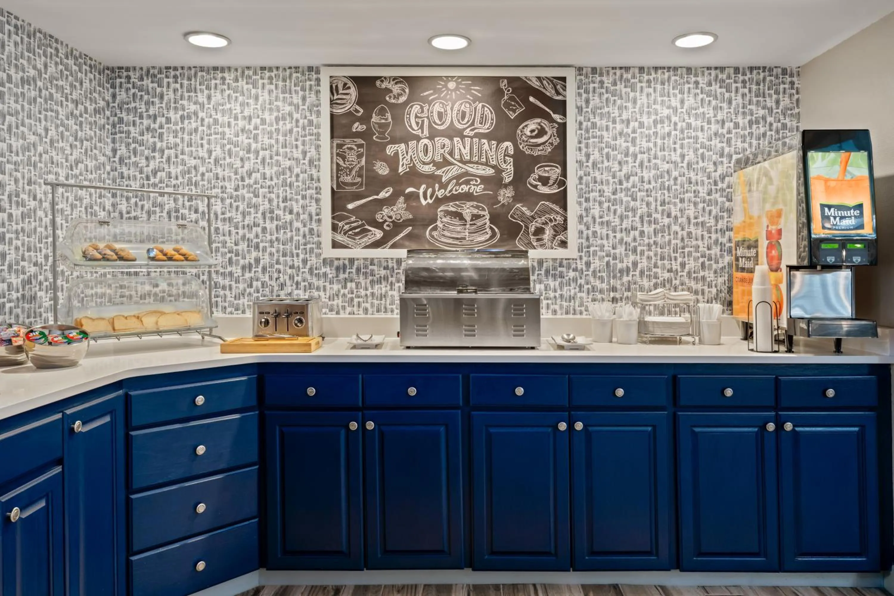 Breakfast in AmericInn by Wyndham Bismarck