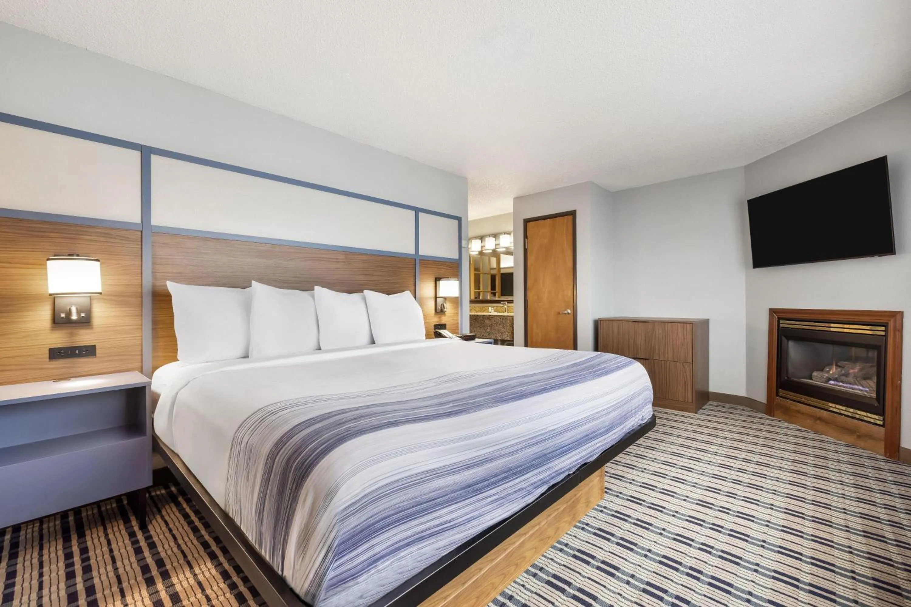 Photo of the whole room, Bed in AmericInn by Wyndham Bismarck