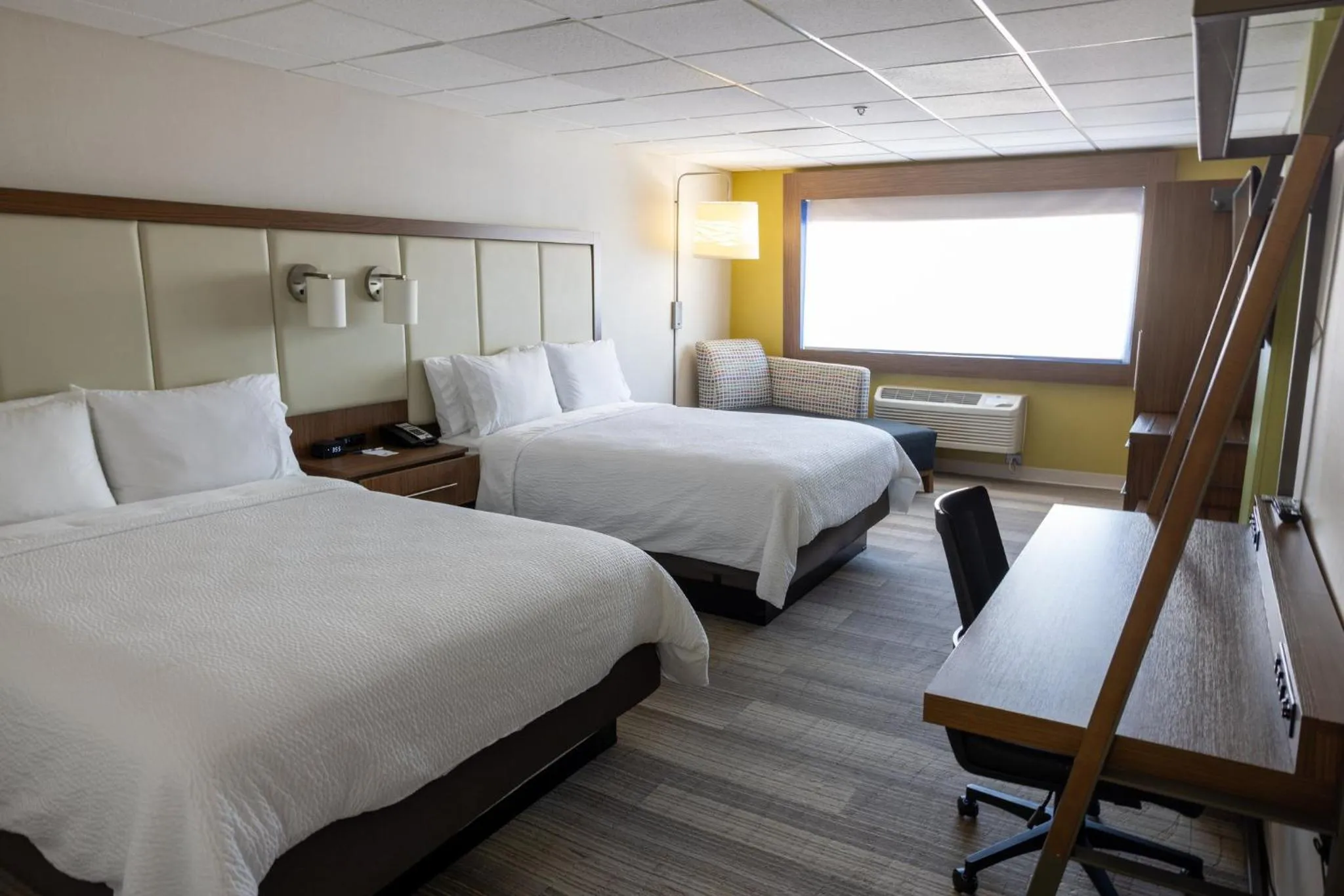 Photo of the whole room, Bed in Holiday Inn Express Salt Lake City Downtown by IHG