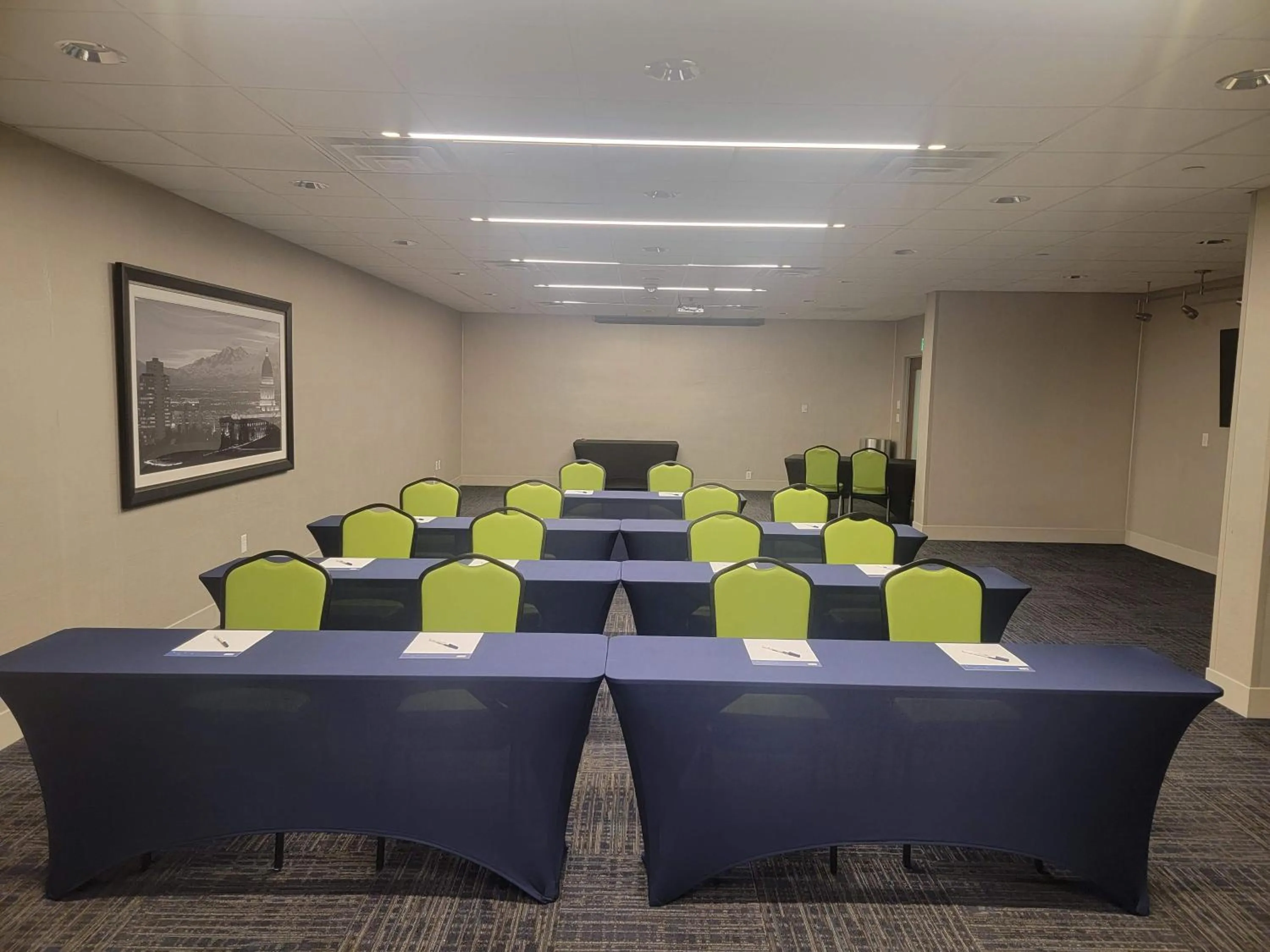 Meeting/conference room in Holiday Inn Express Salt Lake City Downtown by IHG