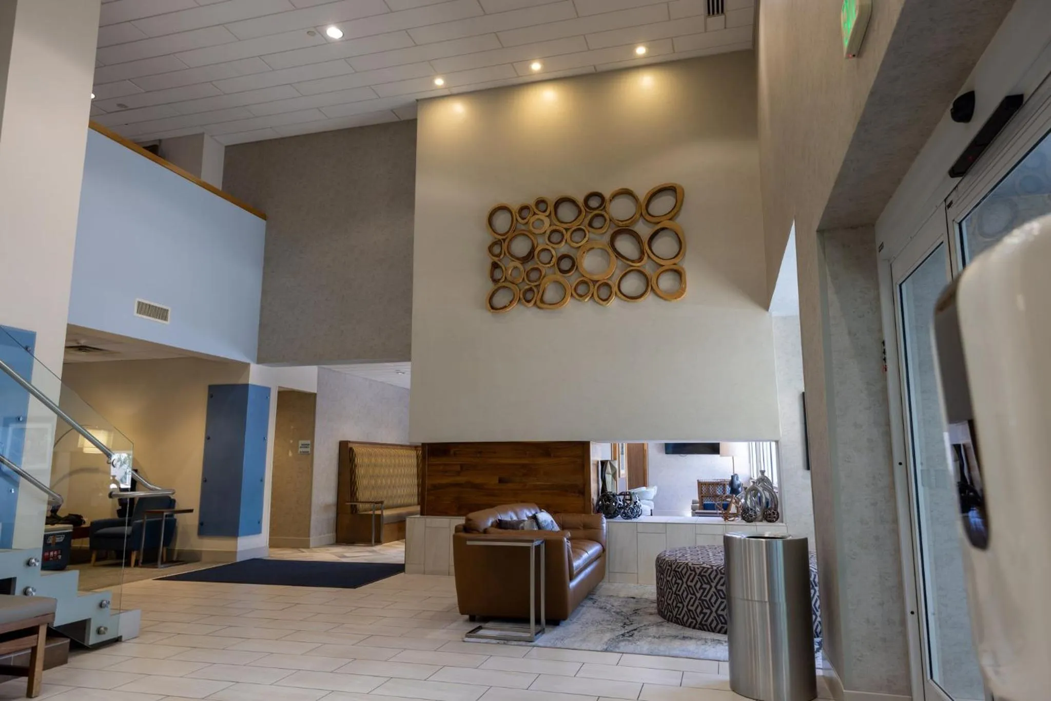 Property building, Bed in Holiday Inn Express Salt Lake City Downtown by IHG