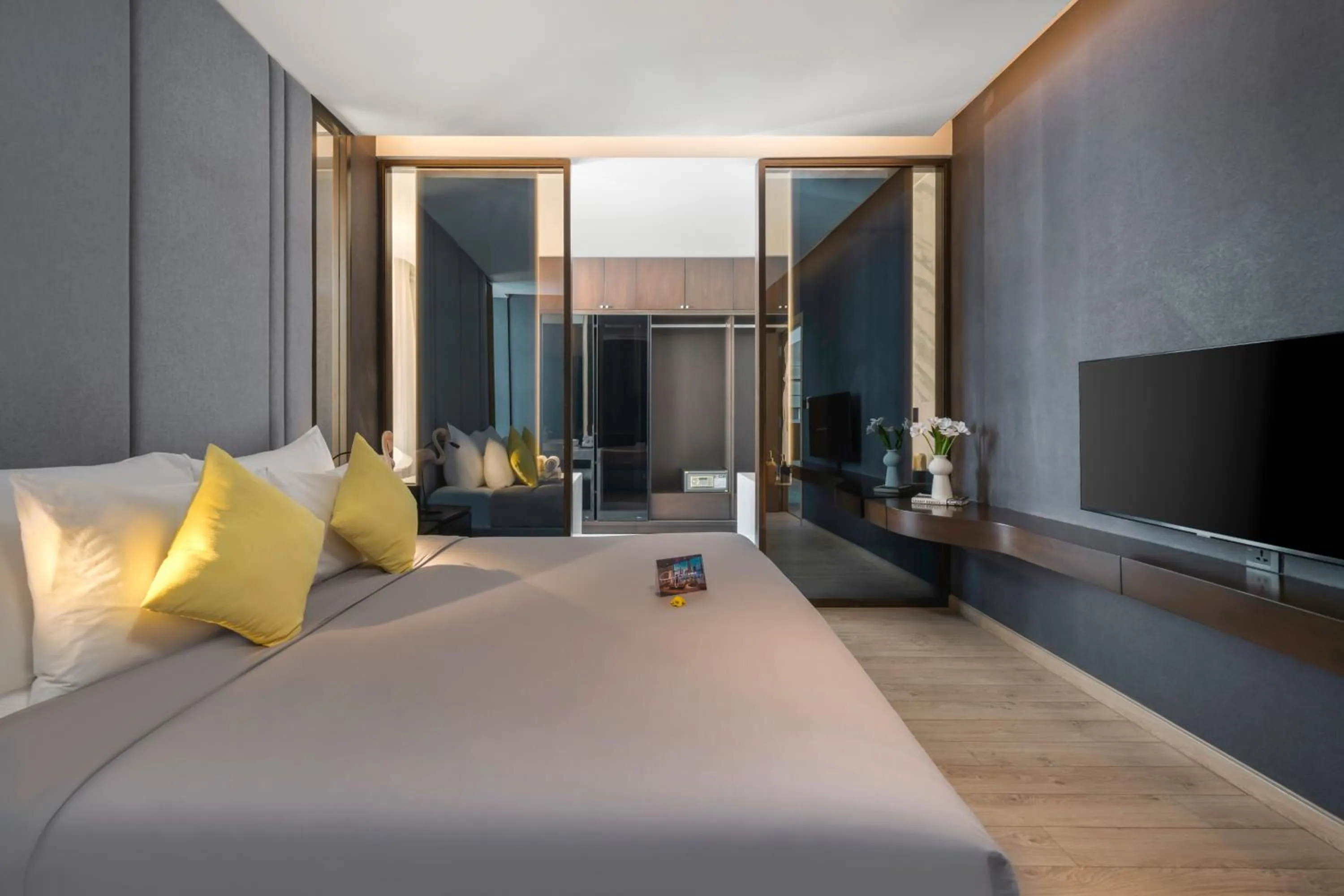 Communal lounge/ TV room, Bed in Satya Da Nang Hotel Han Market