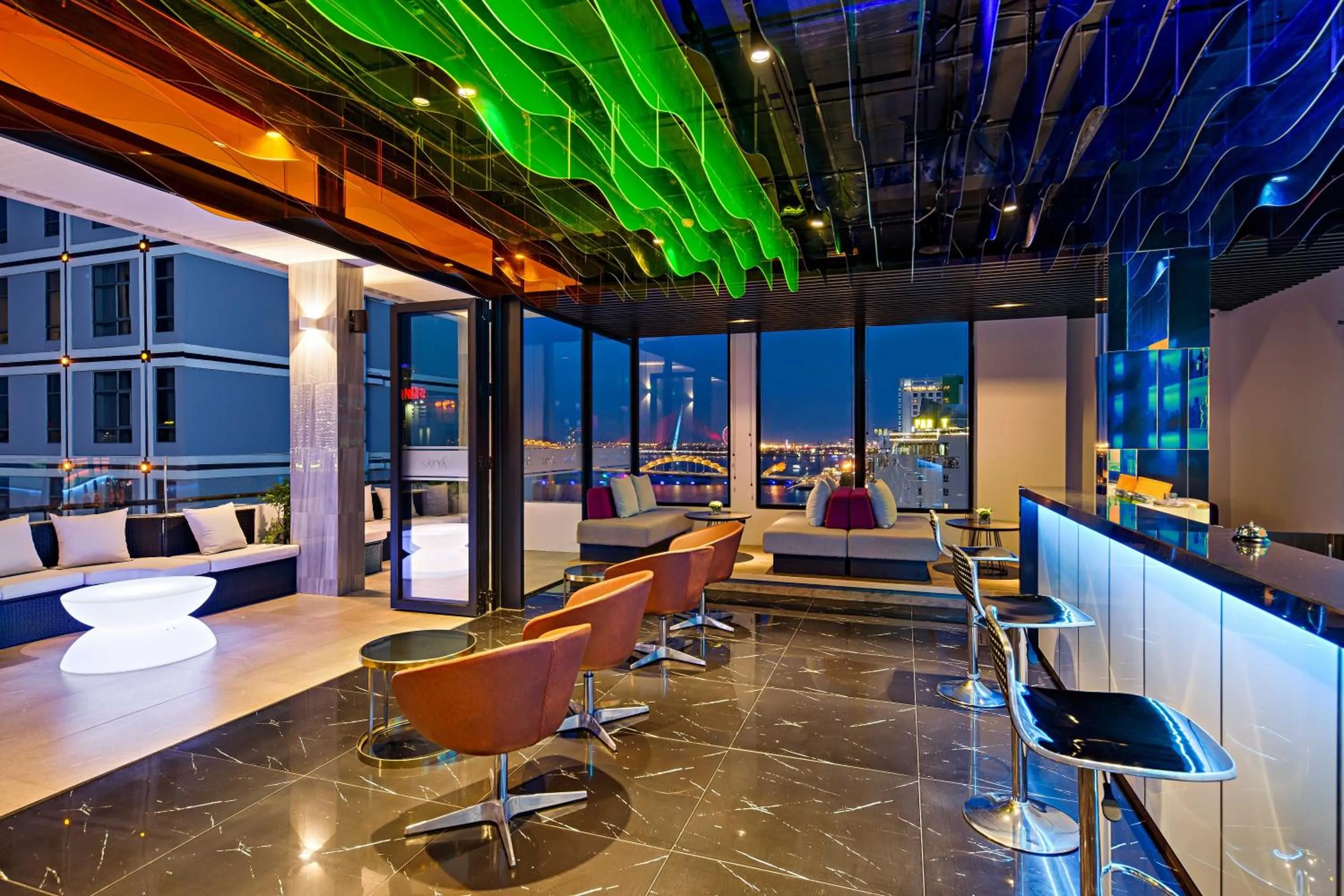 Lounge or bar in Satya Da Nang Hotel Han Market