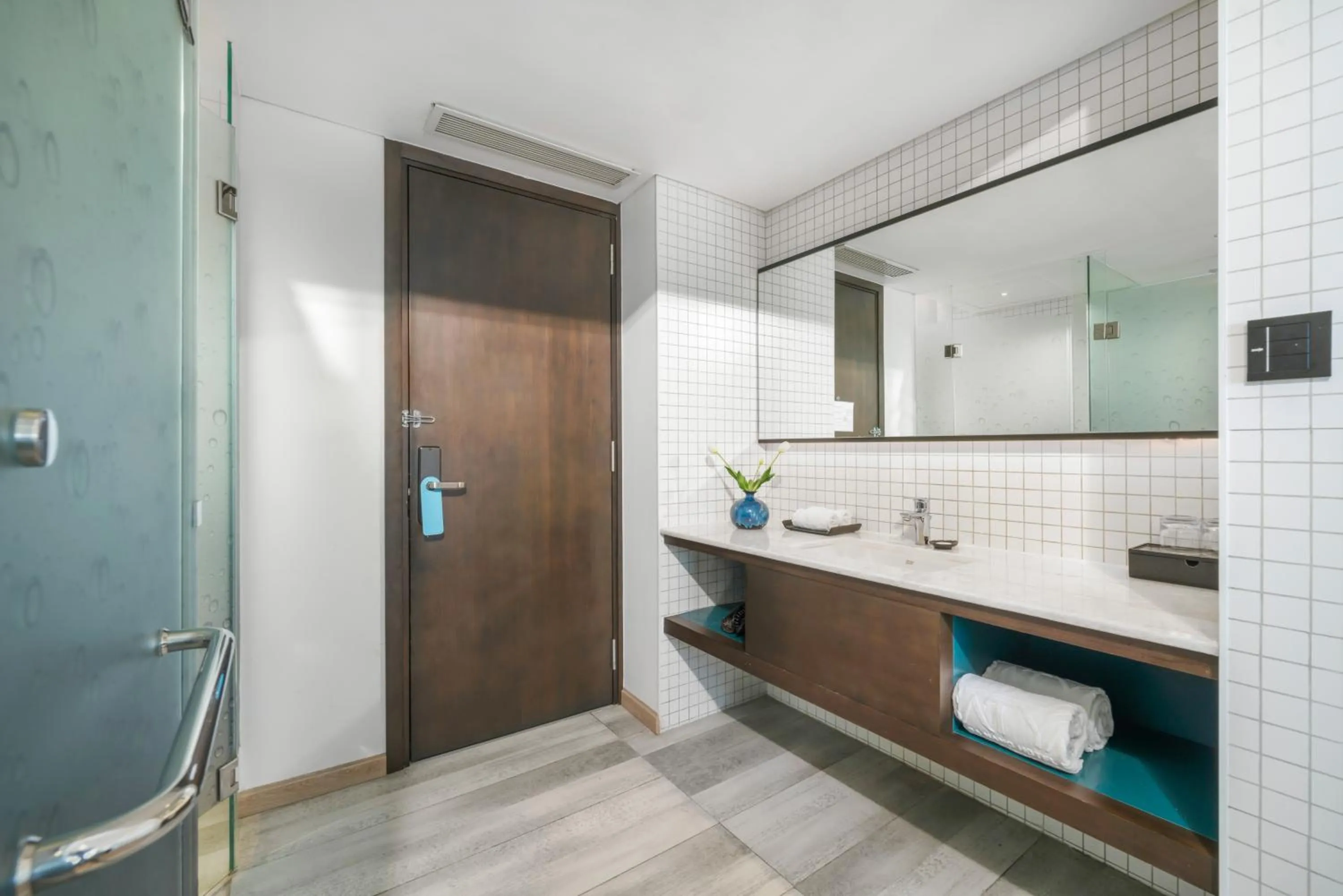 Shower in Satya Da Nang Hotel Han Market