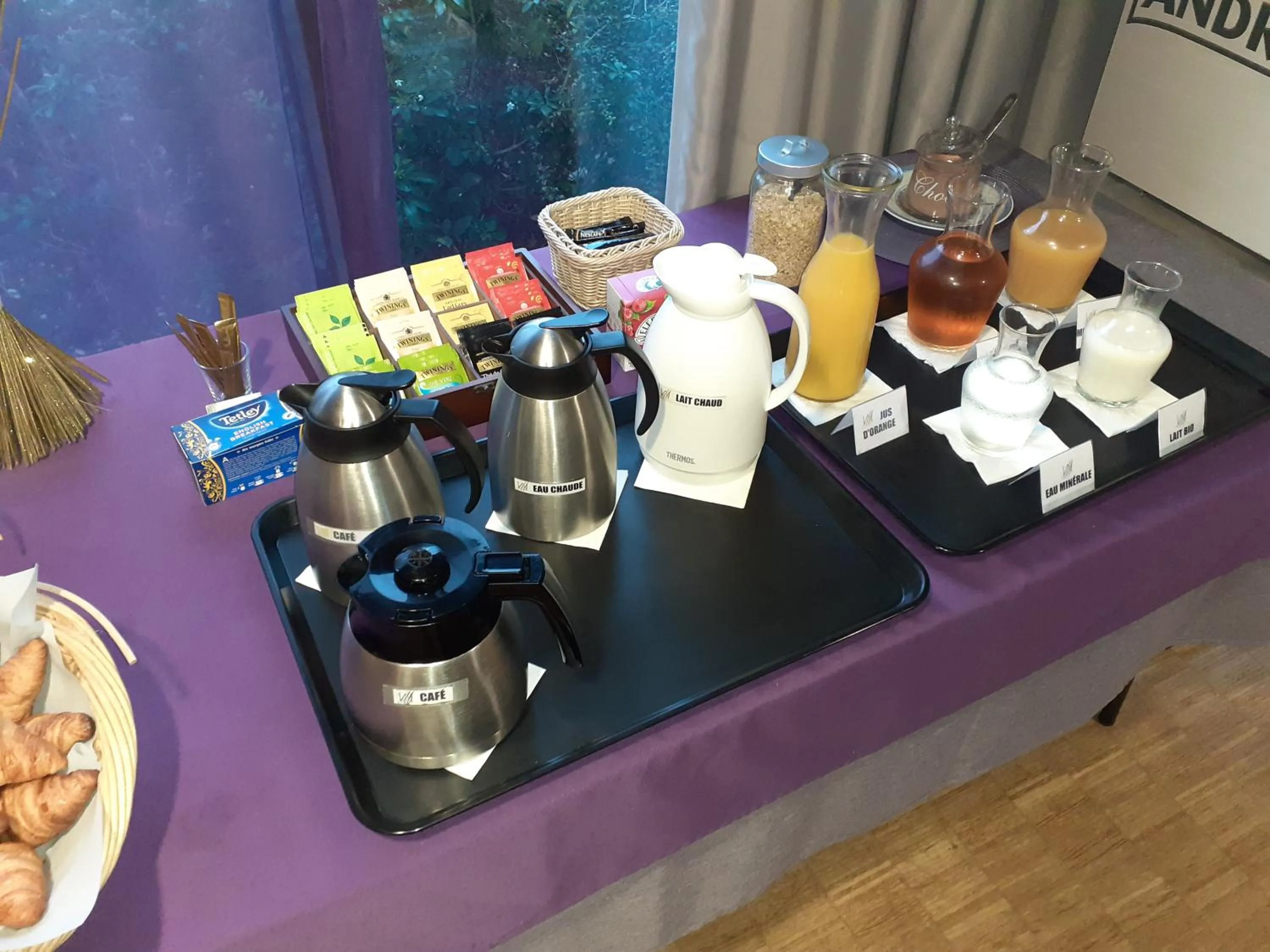 Breakfast in Hôtel Particulier VILLA DES MARAIS