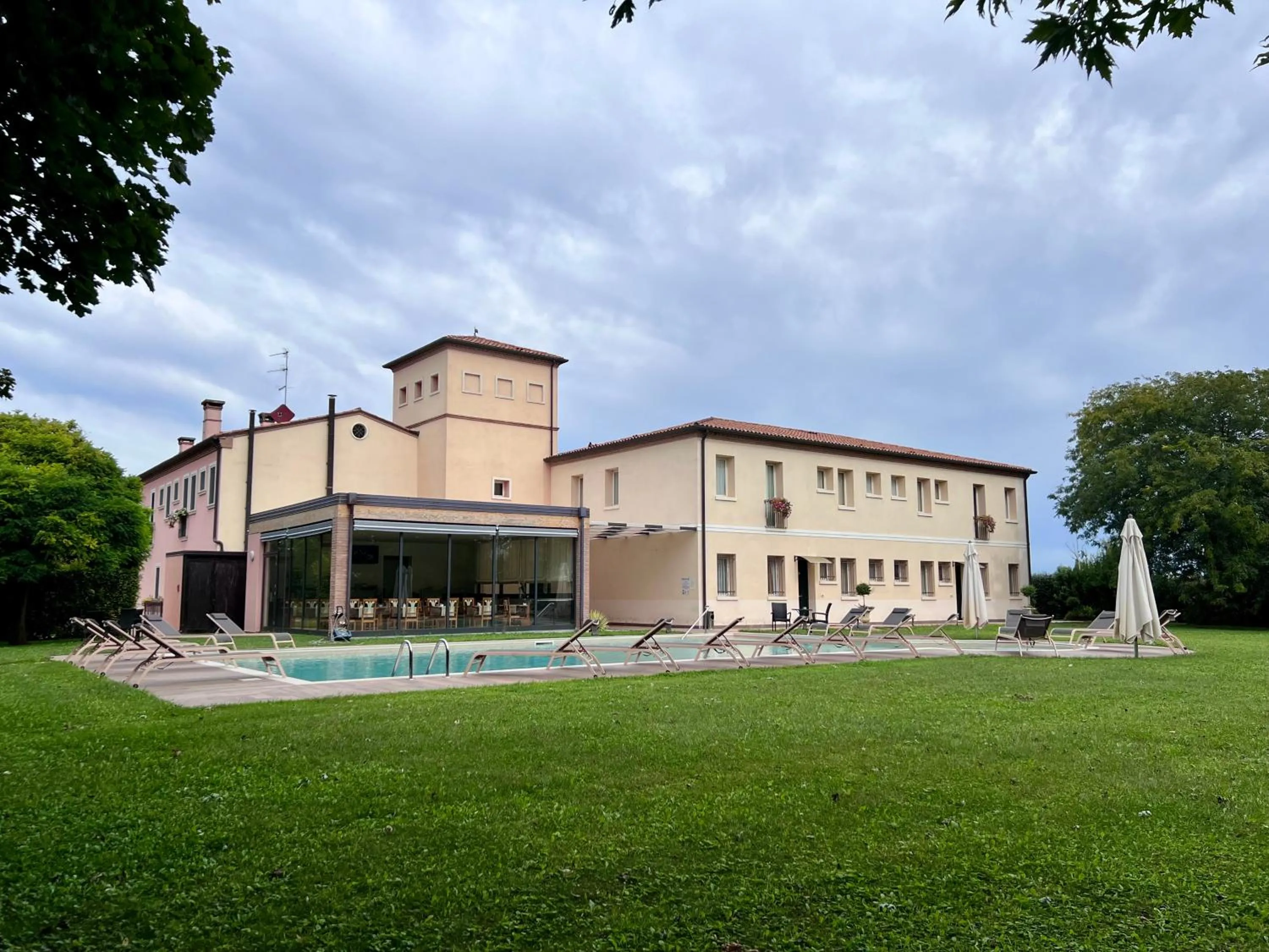 Swimming pool in Cà Rocca Relais