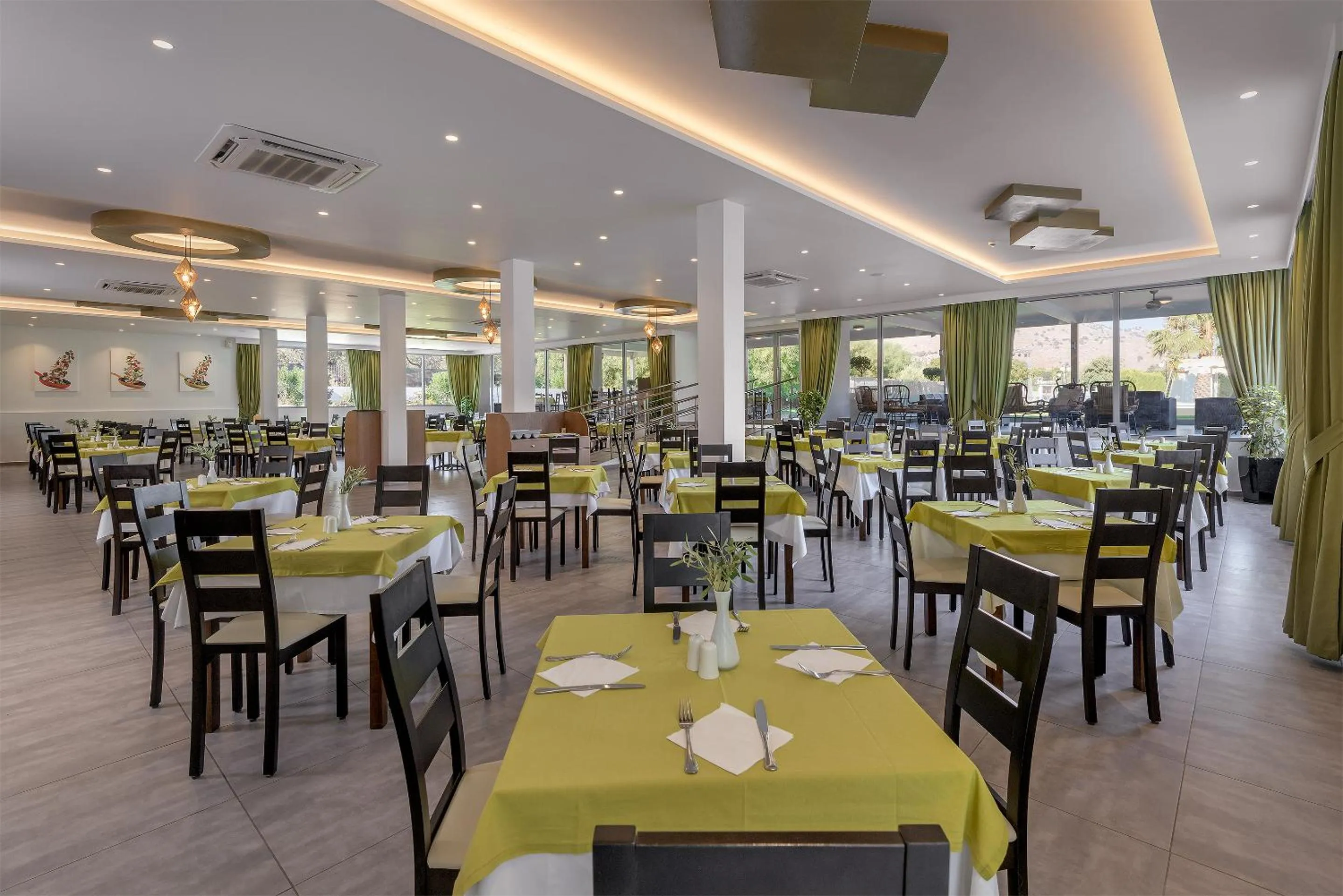 Restaurant/places to eat in Olive Garden Hotel
