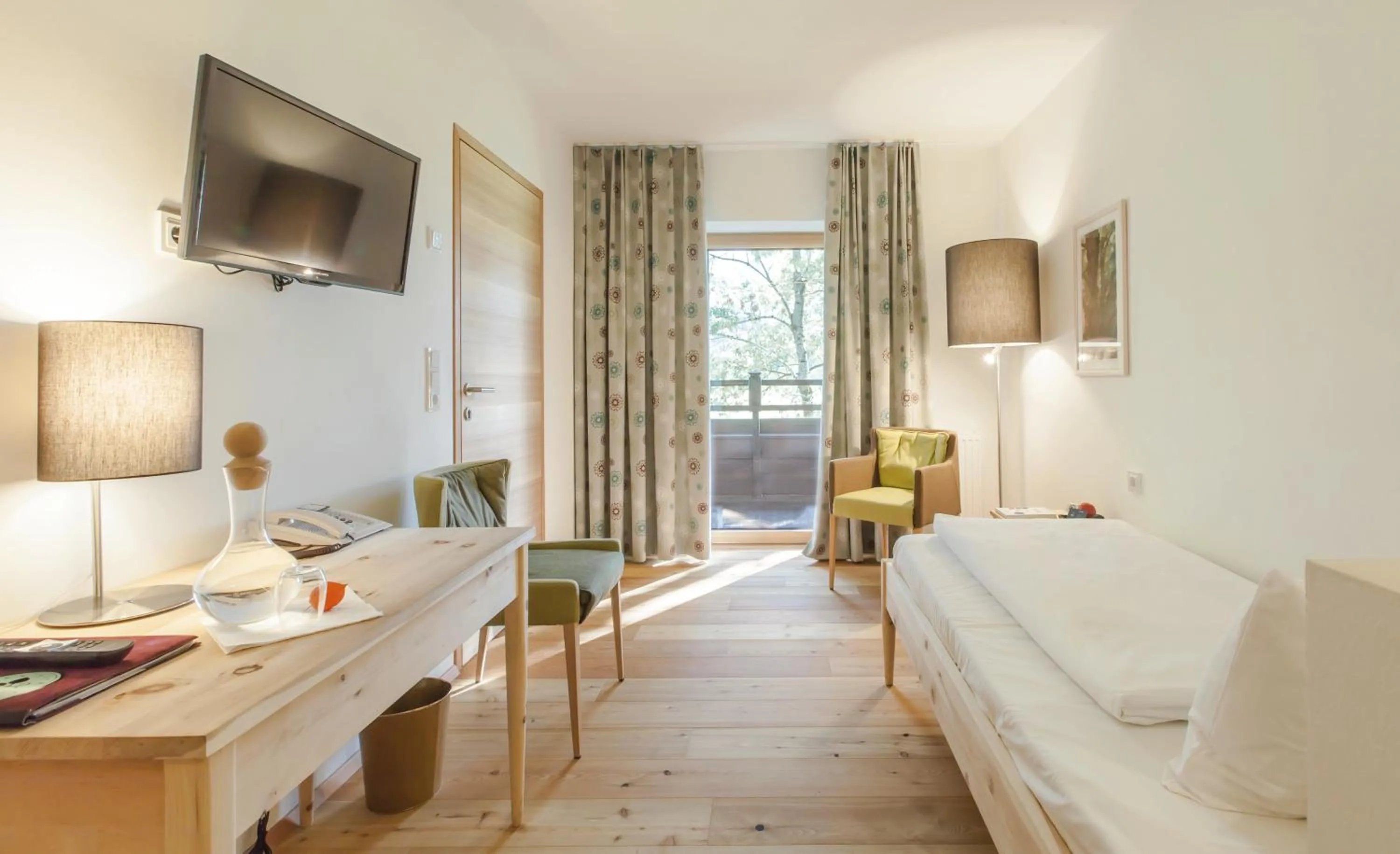 TV and multimedia, Bed in Hotel B&B "Zur Schanz"