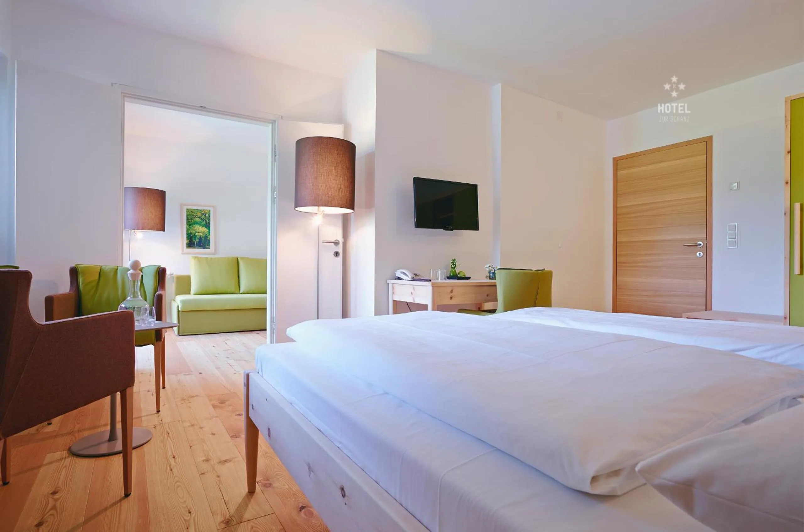 Photo of the whole room, Bed in Hotel B&B "Zur Schanz"